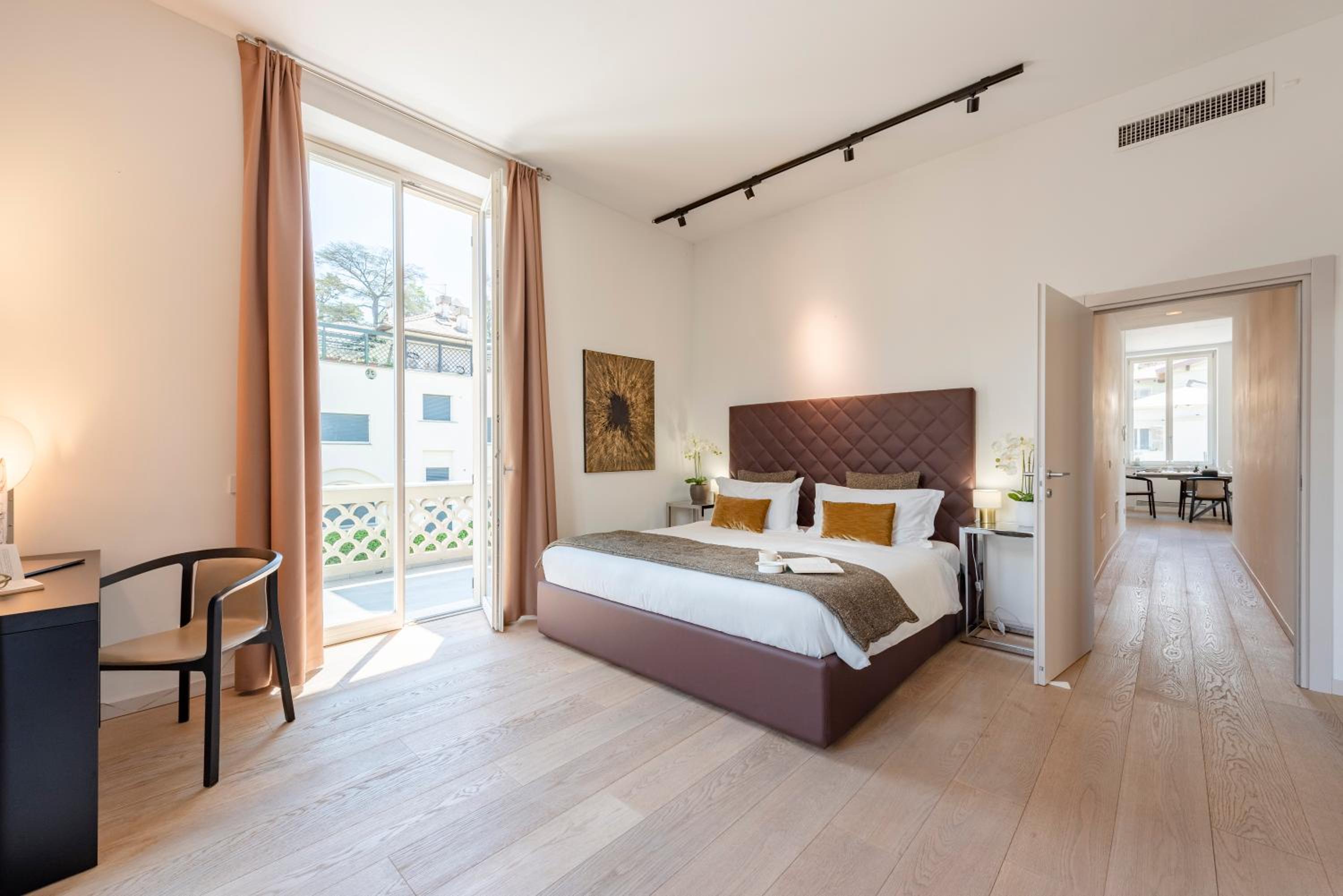 Superior Apartment with Balcony - Photo 15