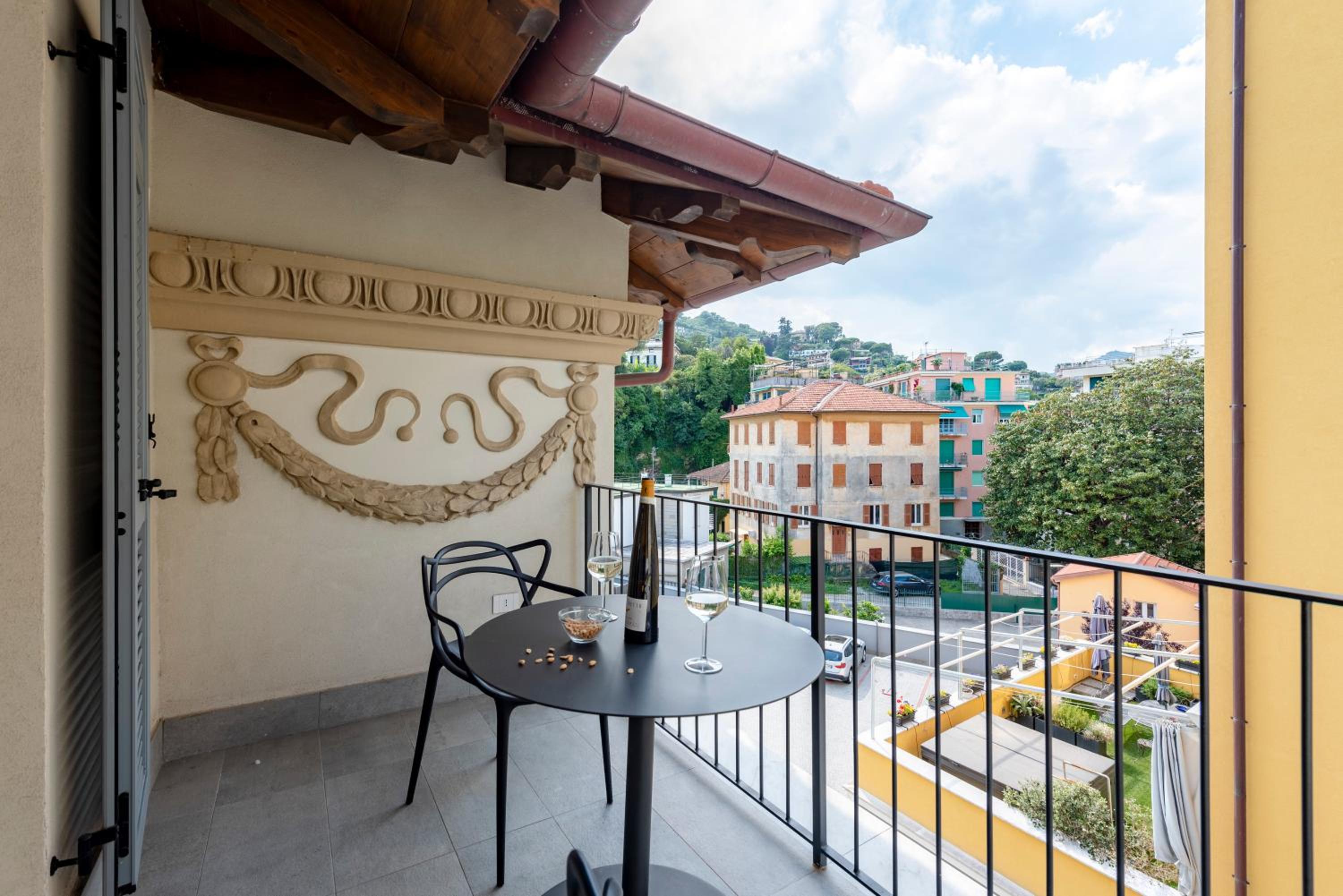 Three-Bedroom Premium Apartment with Balcony photo 2