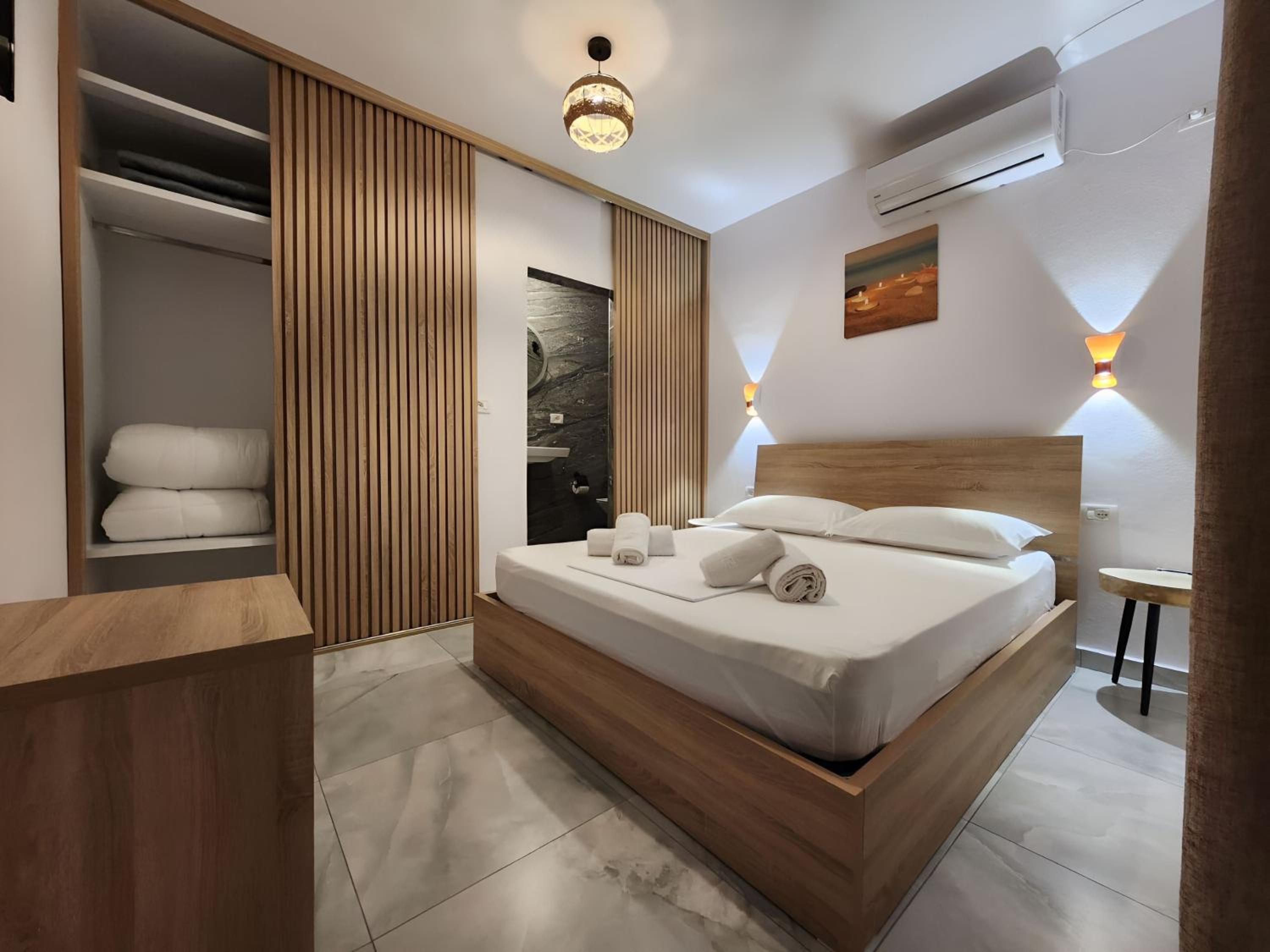 Double Room with Extra Bed photo 1
