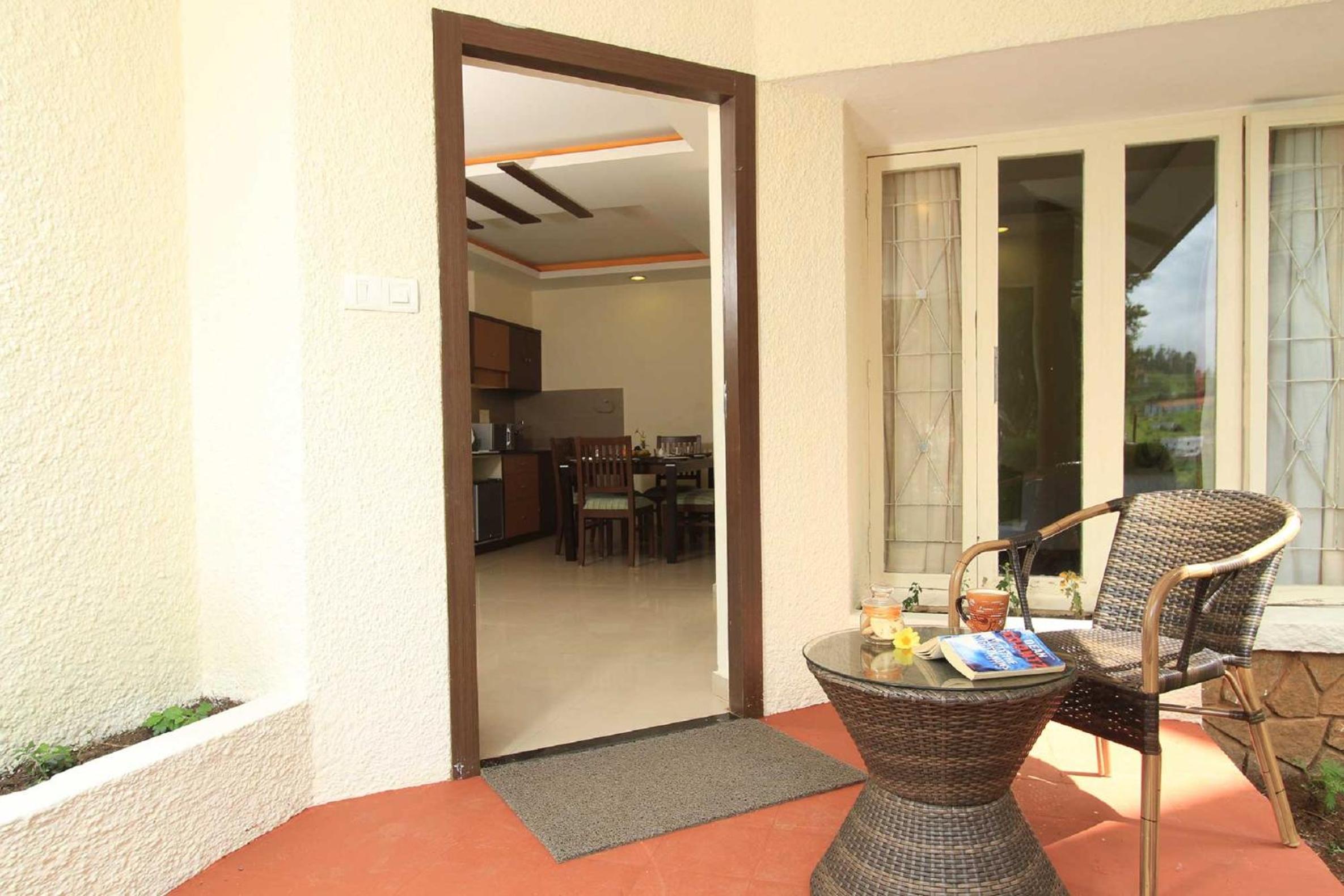 2 Bed room Family Suite with valley view - Photo 4