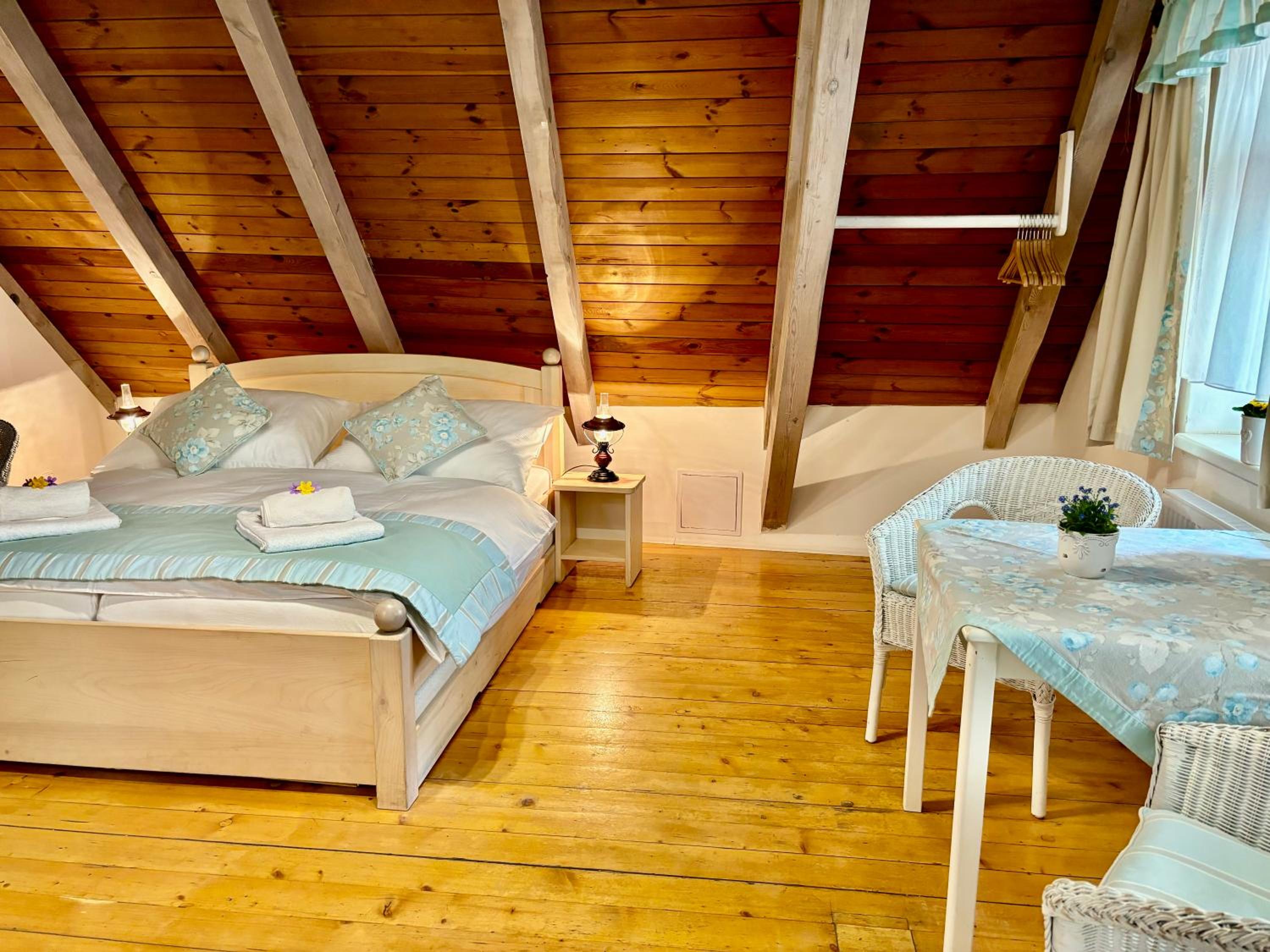 Family Room with Private Bathroom (Třináctá komnata) photo 2