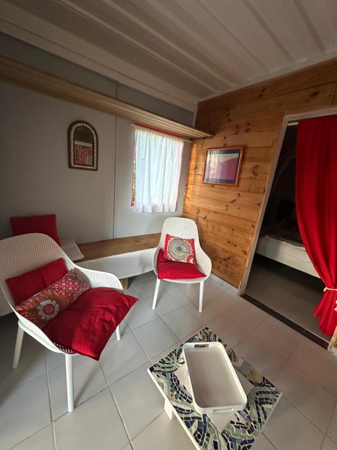 One-Bedroom House photo 1