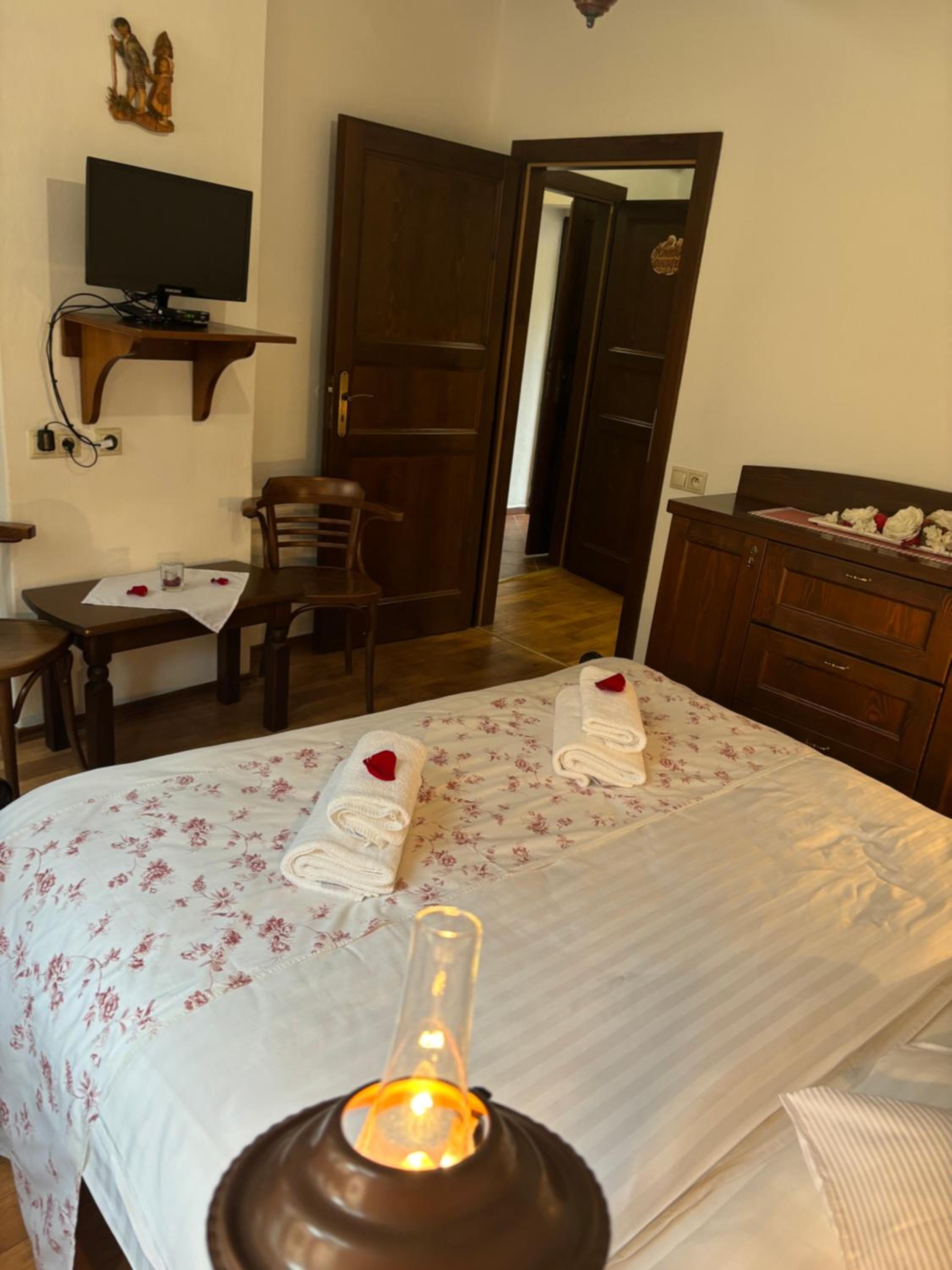 Double Room with Private Bathroom (Perníková chaloupka) photo 3