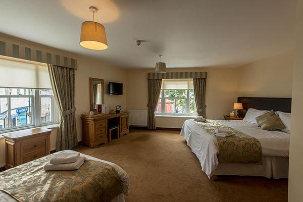 Deluxe Family Room photo 2