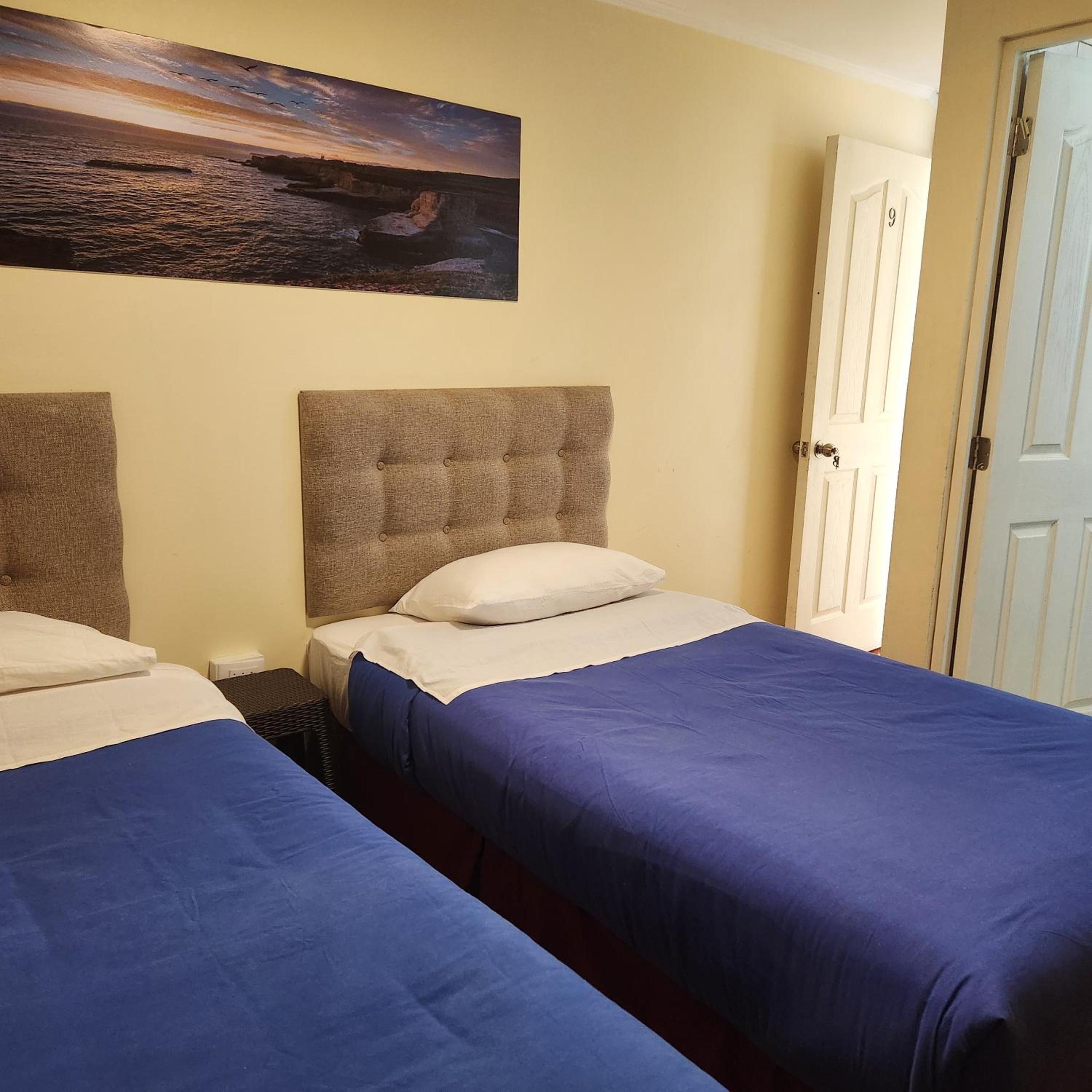 Twin Room with Private Bathroom