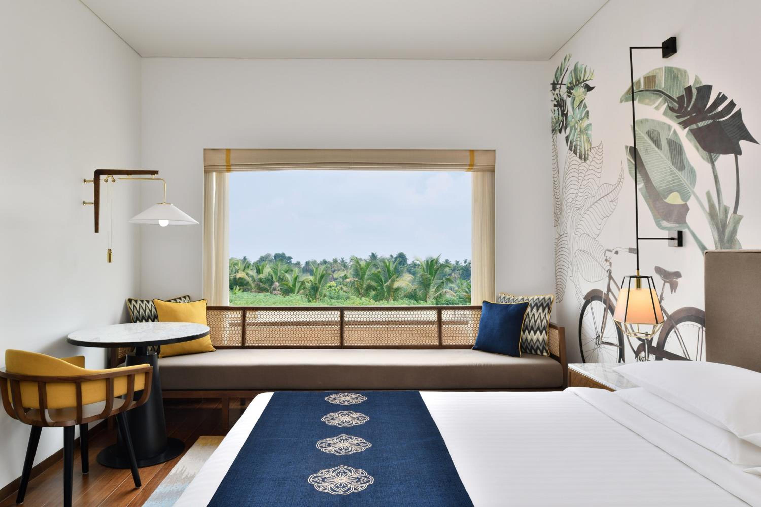 One-Bedroom Suite with complimentary airport transfer, Executive Lounge Access  and Tea Tales with Lila from 5pm to 6pm.2 Way Airport Transfers Enjoy complimentary cocktails for 2 hours with our Happy Hour offer photo 2