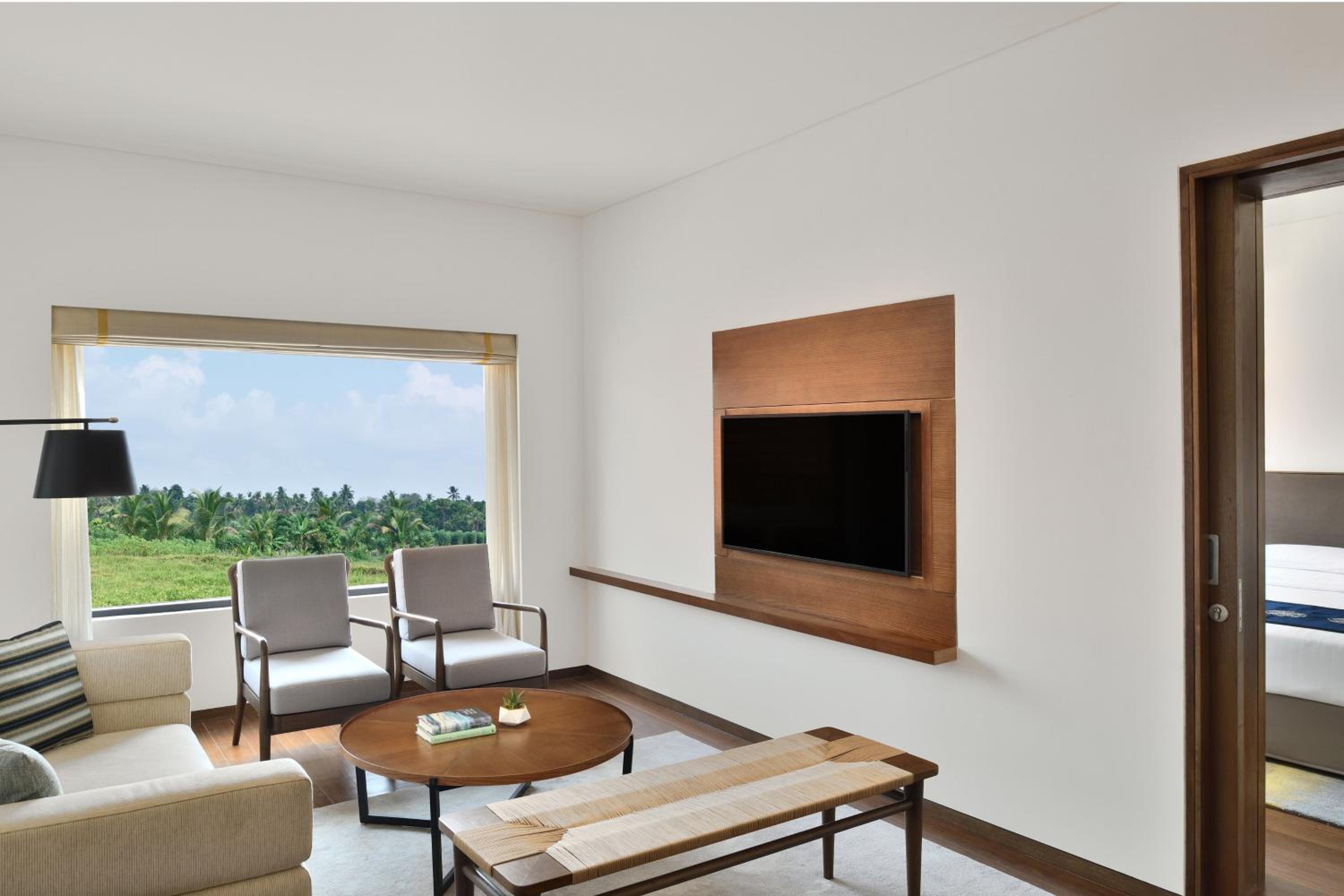 One-Bedroom Suite with complimentary airport transfer, Executive Lounge Access and Tea Tales with Lila from 5pm to 6pm.2 Way Airport Transfers Enjoy complimentary cocktails for 2 hours with our Happy Hour offer
