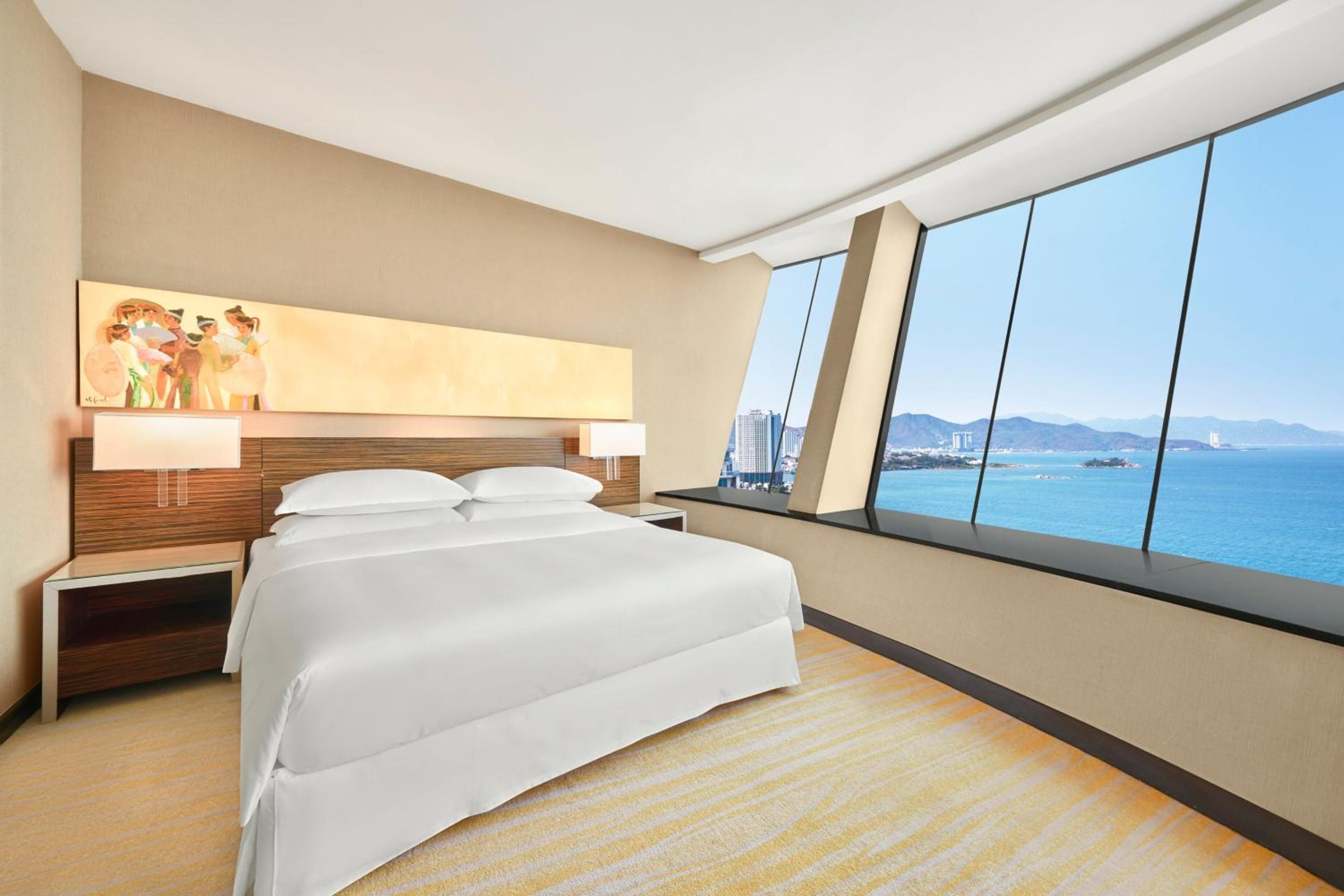 Two-Bedroom Penthouse Apartment with Ocean View - High Floor