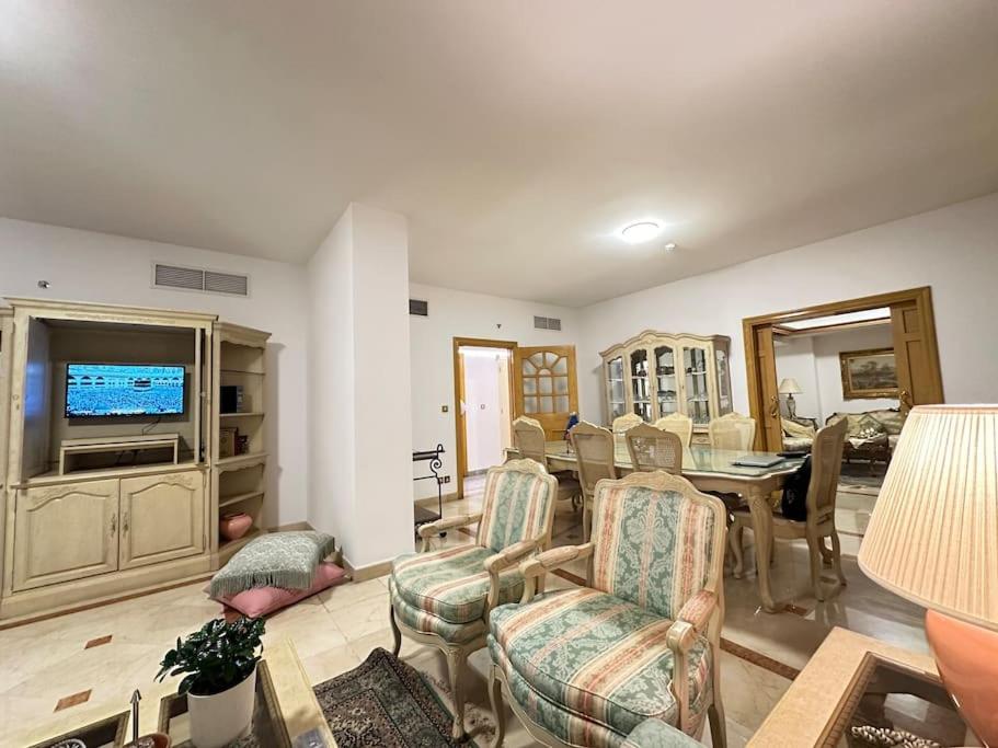 Three-Bedroom Premium Apartment photo 2