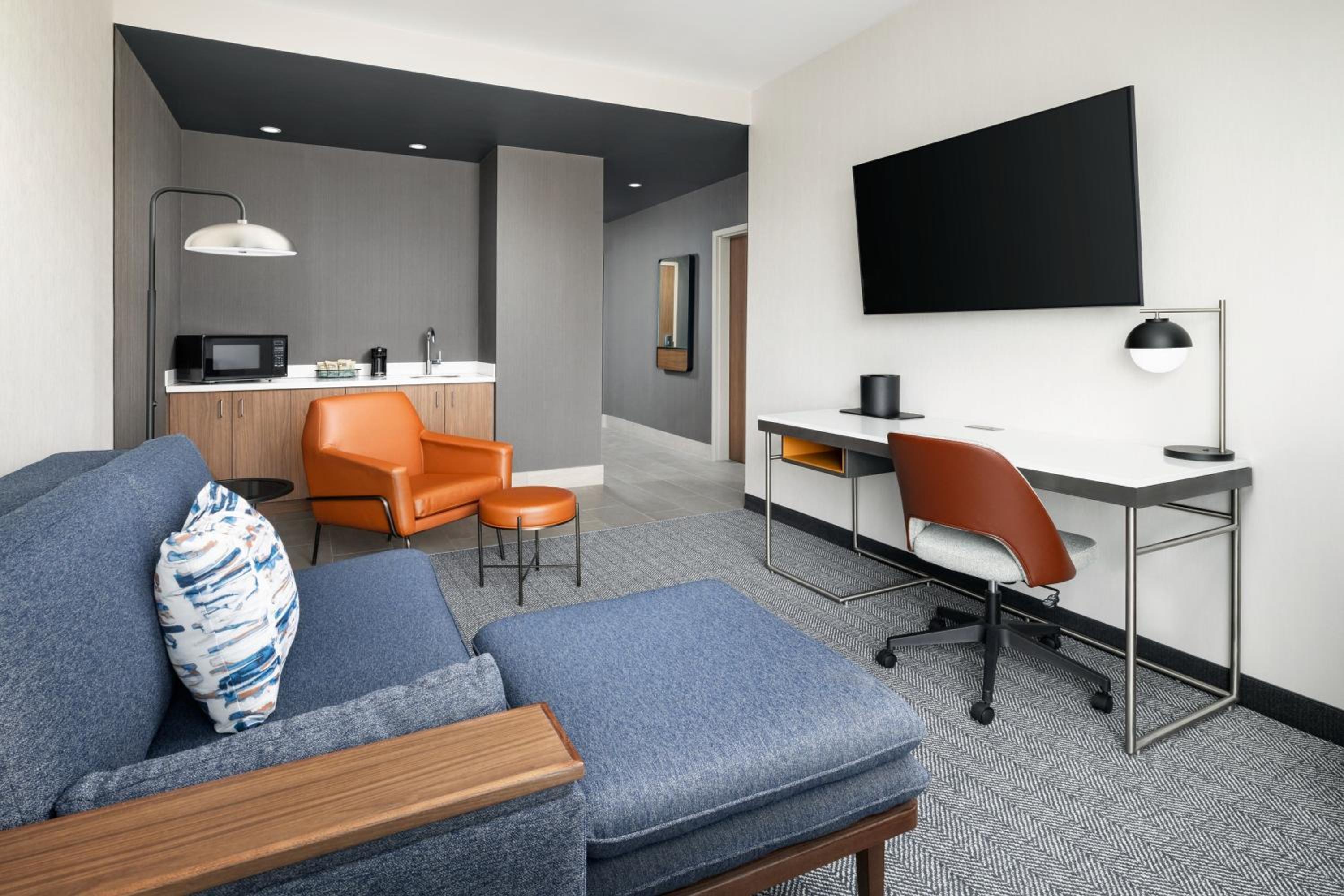 Extended King Room with Sofa Bed - Photo 1