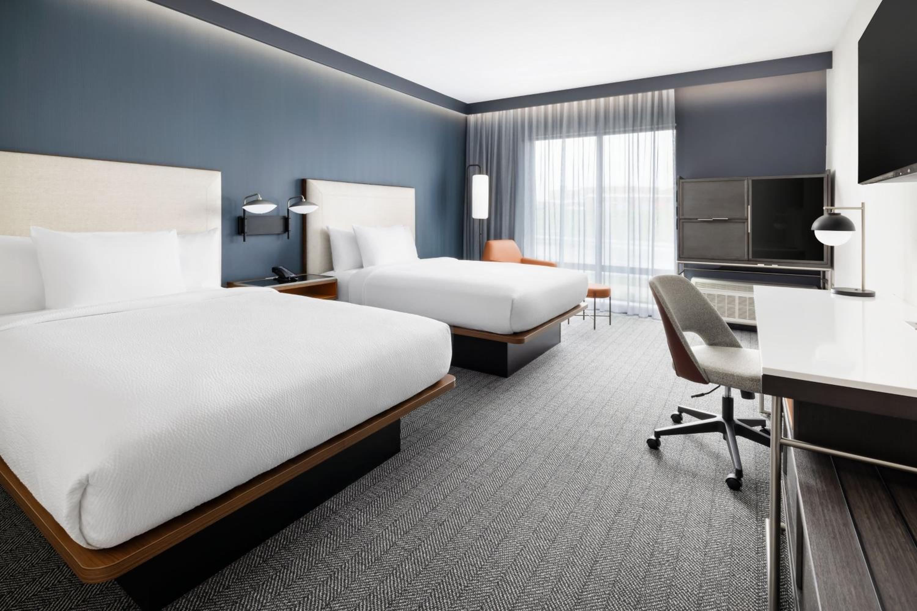 Standard Queen Room with Two Queen Beds - Hearing Accessible - Photo 1
