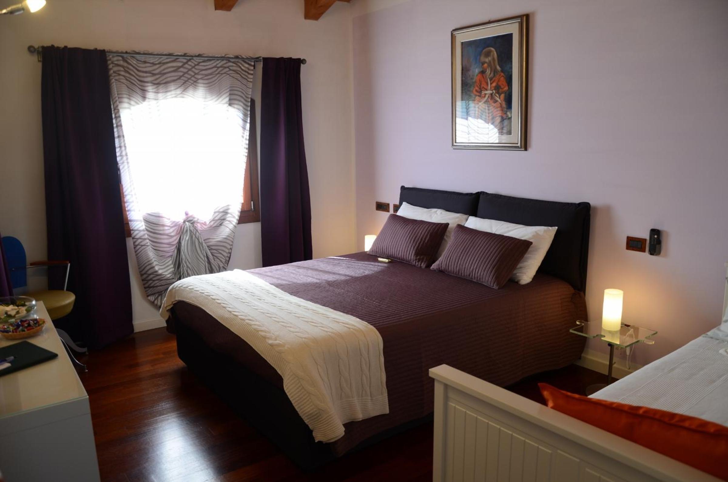 Quadruple Room with Private Bathroom photo 1