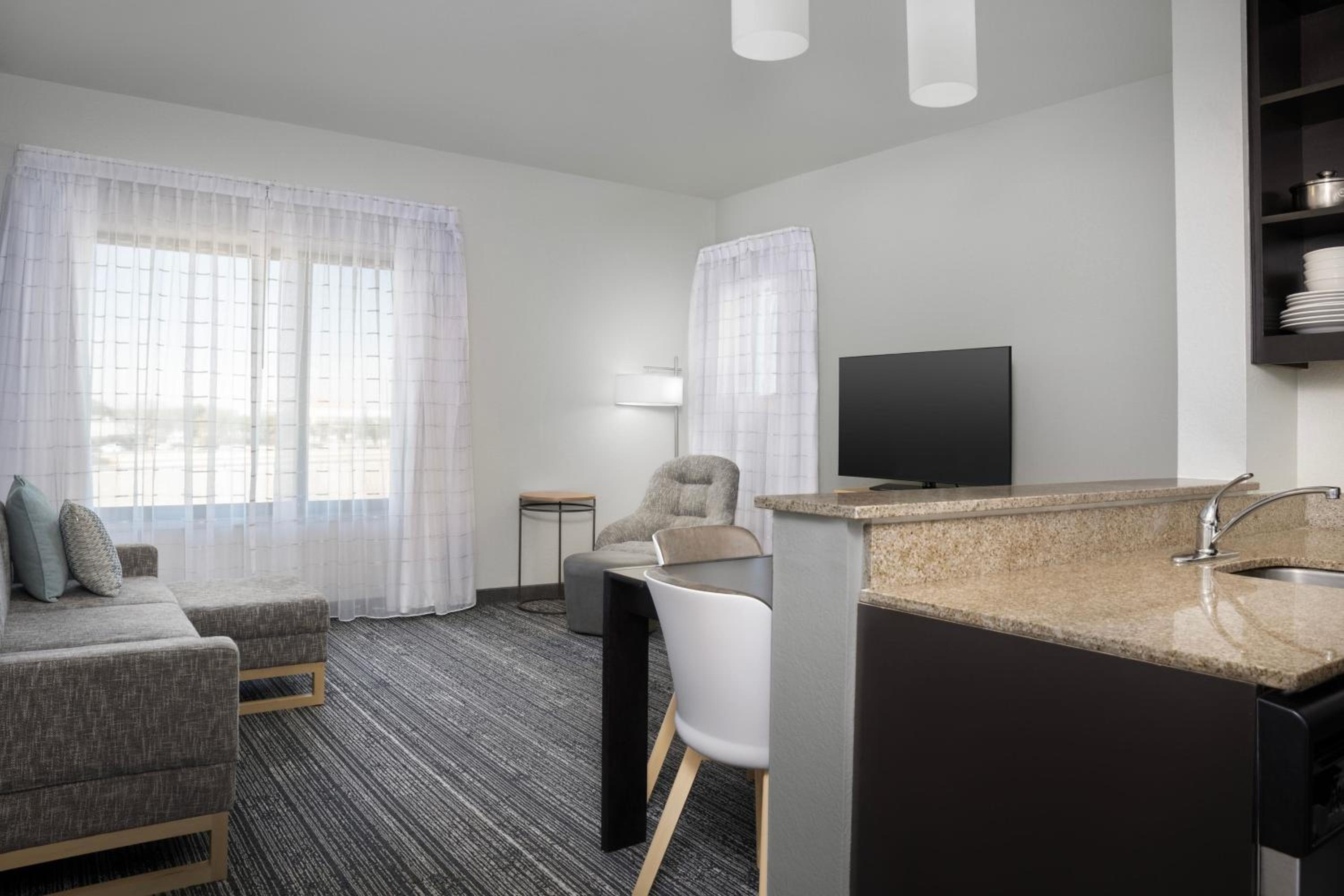 Two-Bedroom Apartment - Photo 3