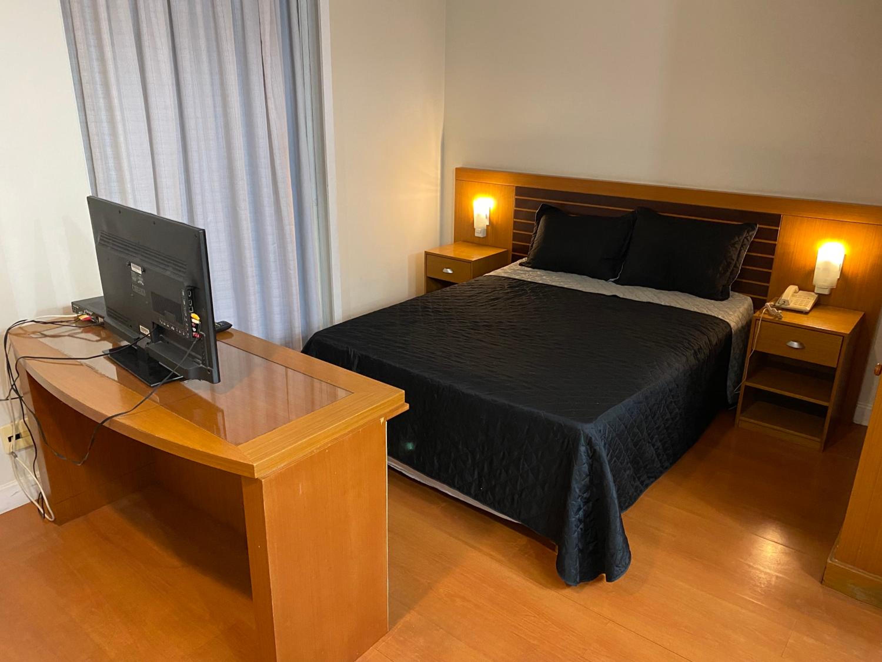 Deluxe Queen Studio