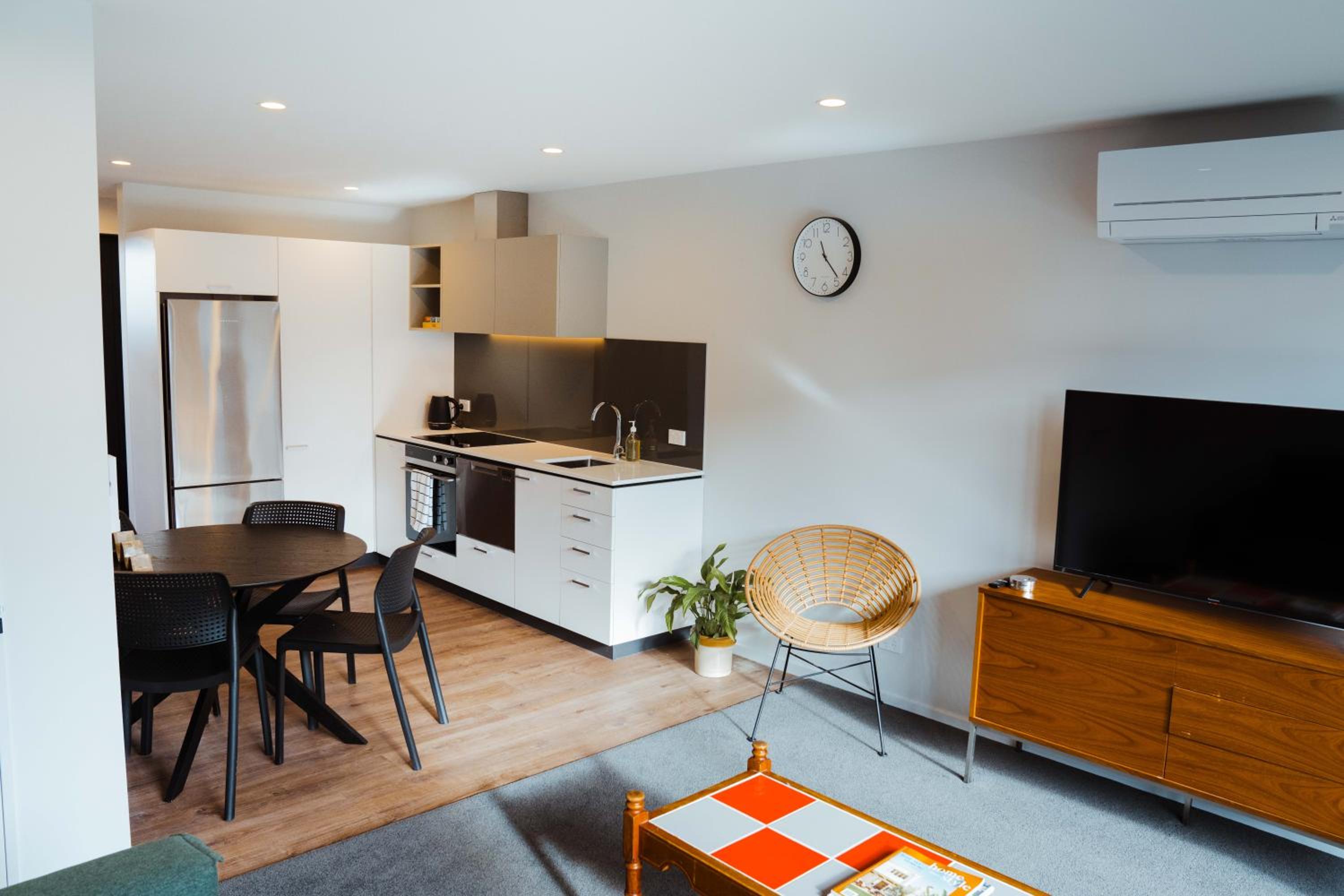 Two-Bedroom House photo 2