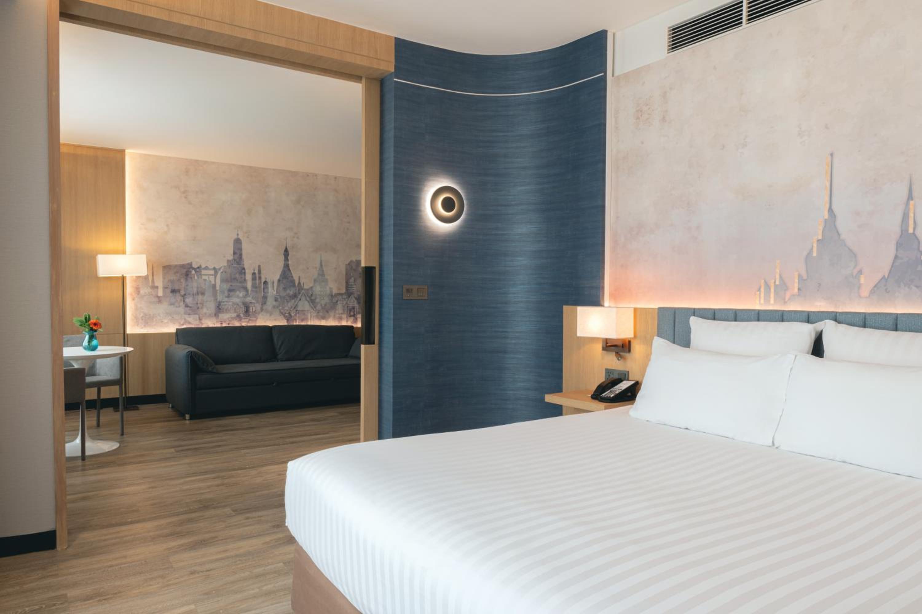 Junior Suite with Queen Bed