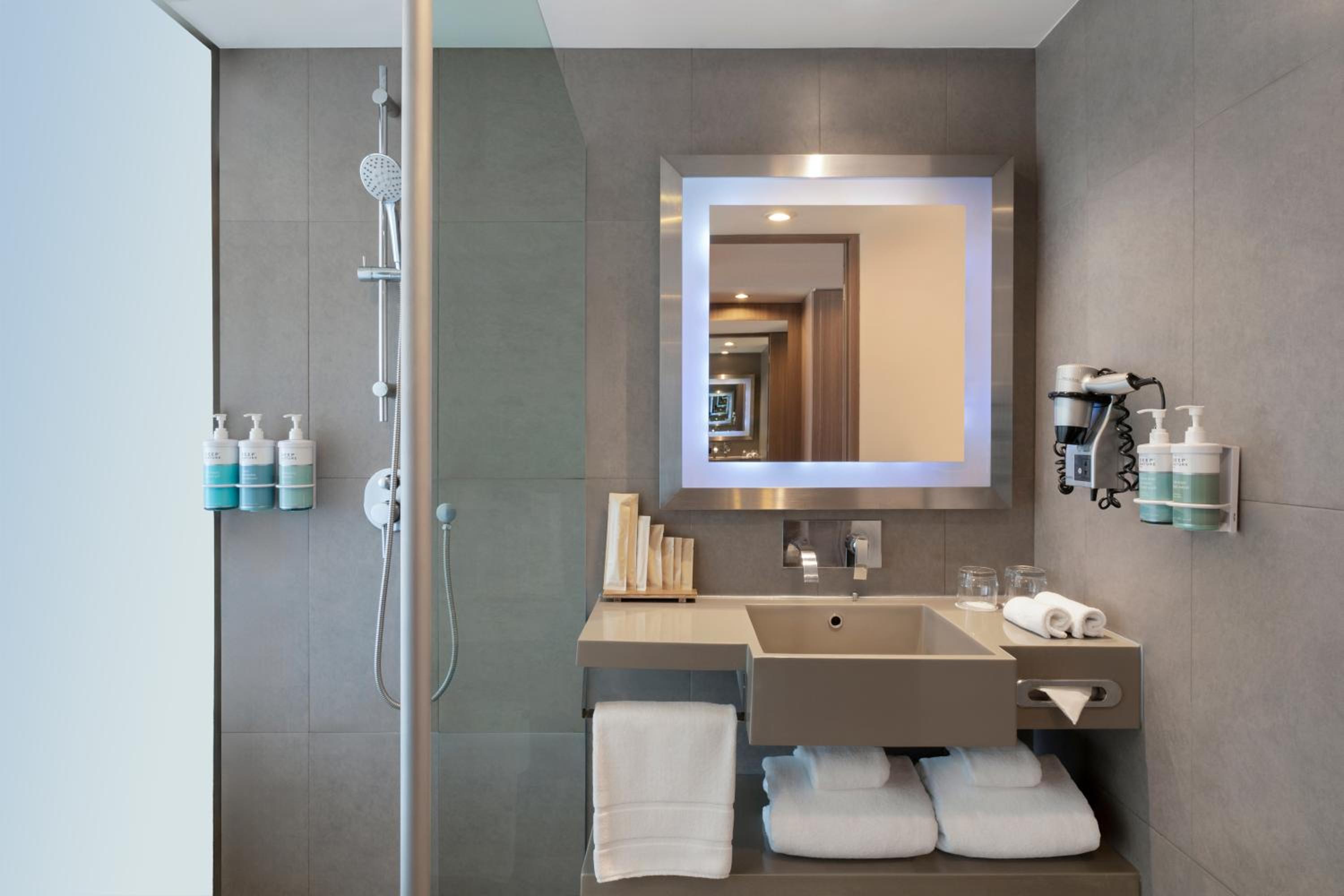 Executive Queen Room