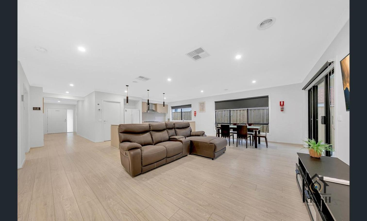 Four-Bedroom House photo 1