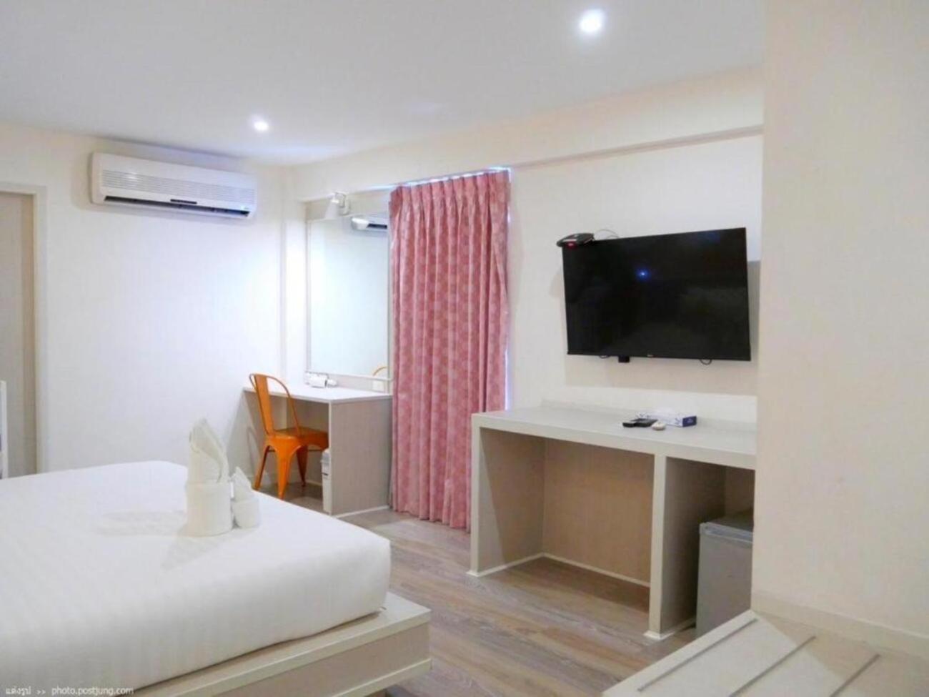 Budget Double Room - Photo 7