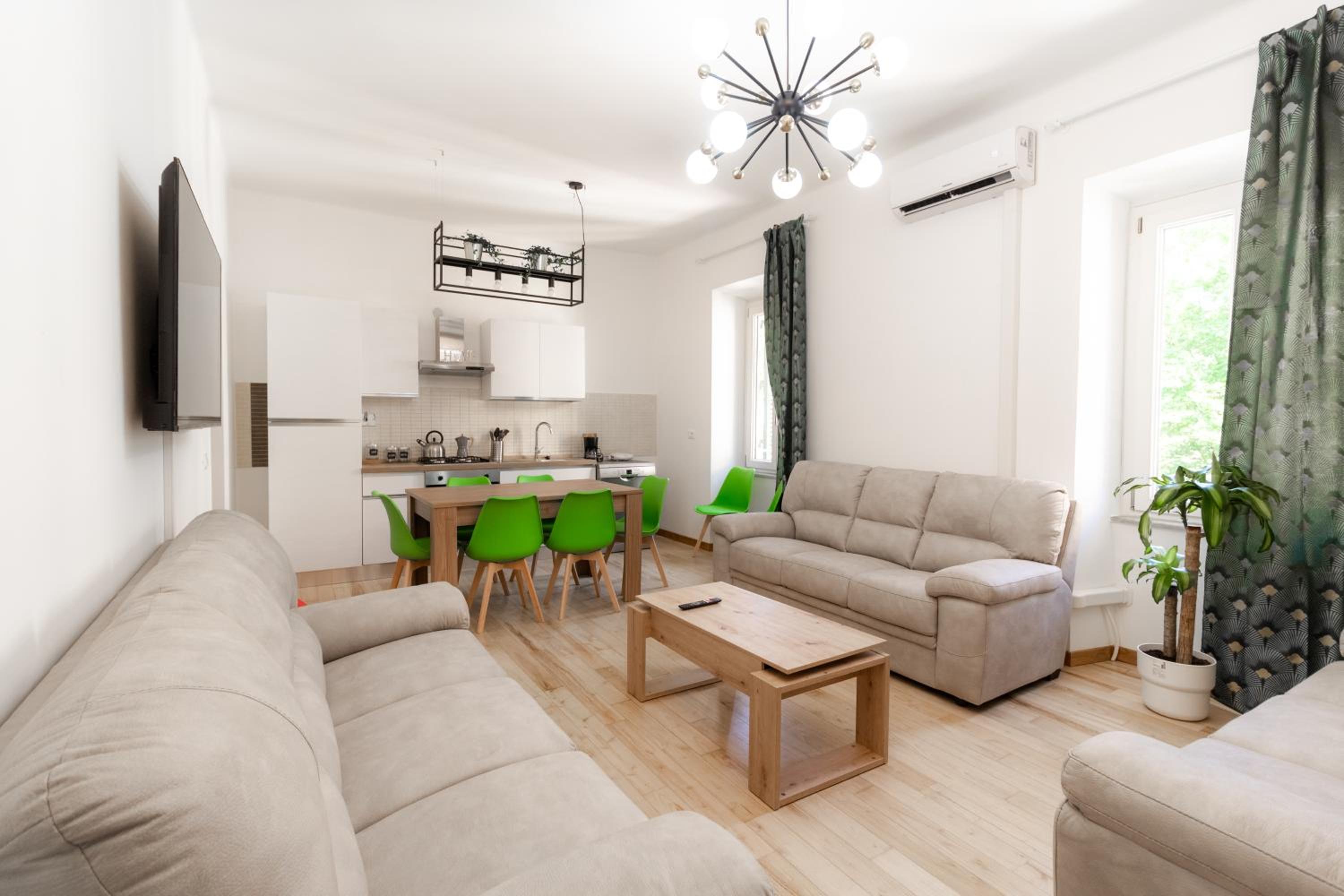 Three-Bedroom Deluxe Apartment