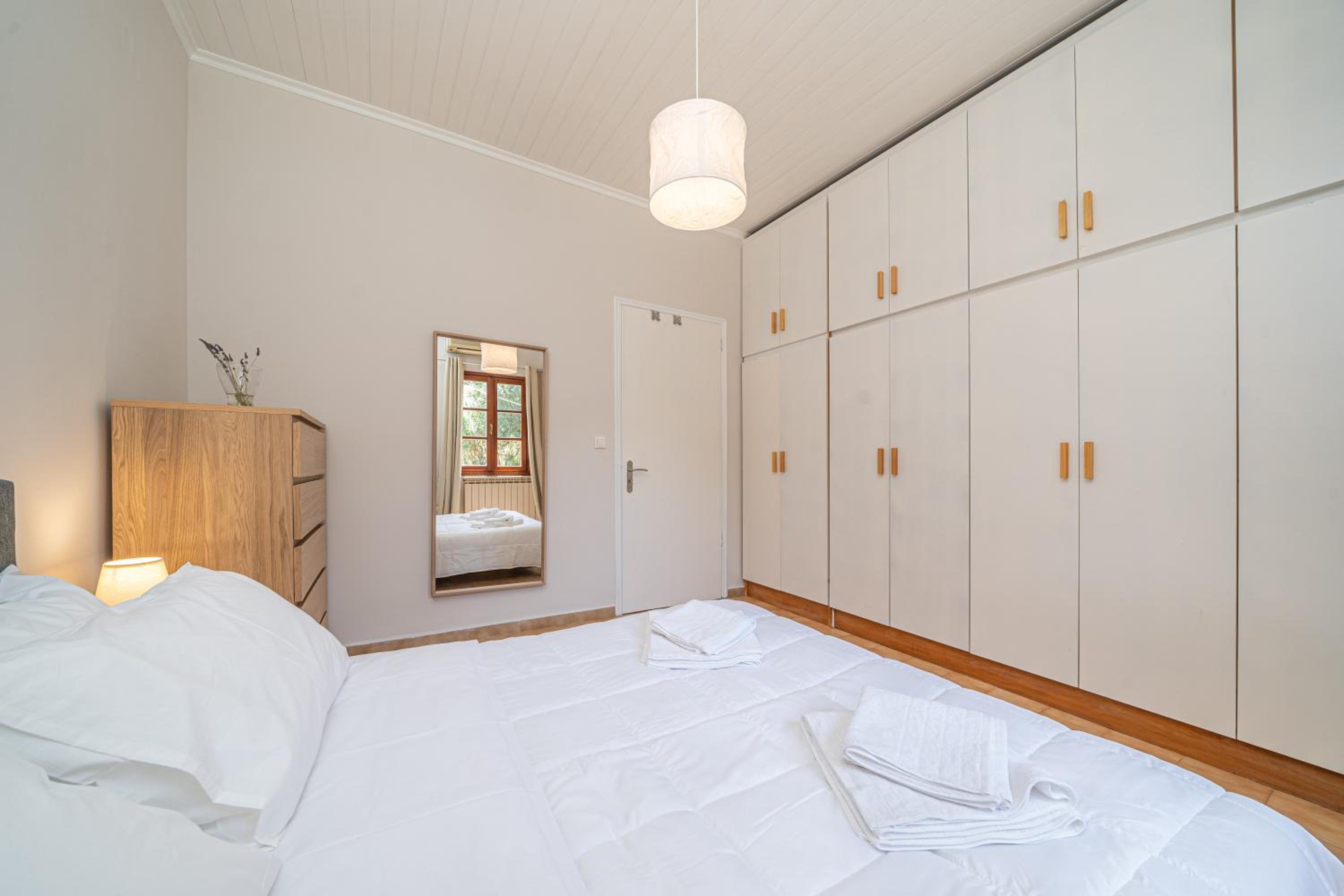 One-Bedroom House photo 1