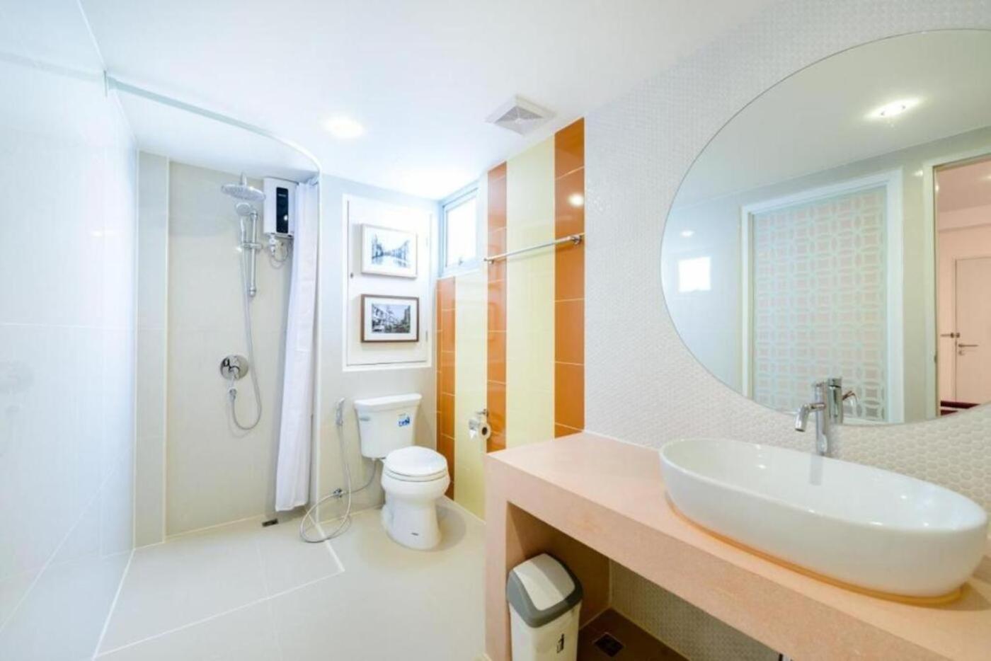 Suite with Balcony - Photo 11