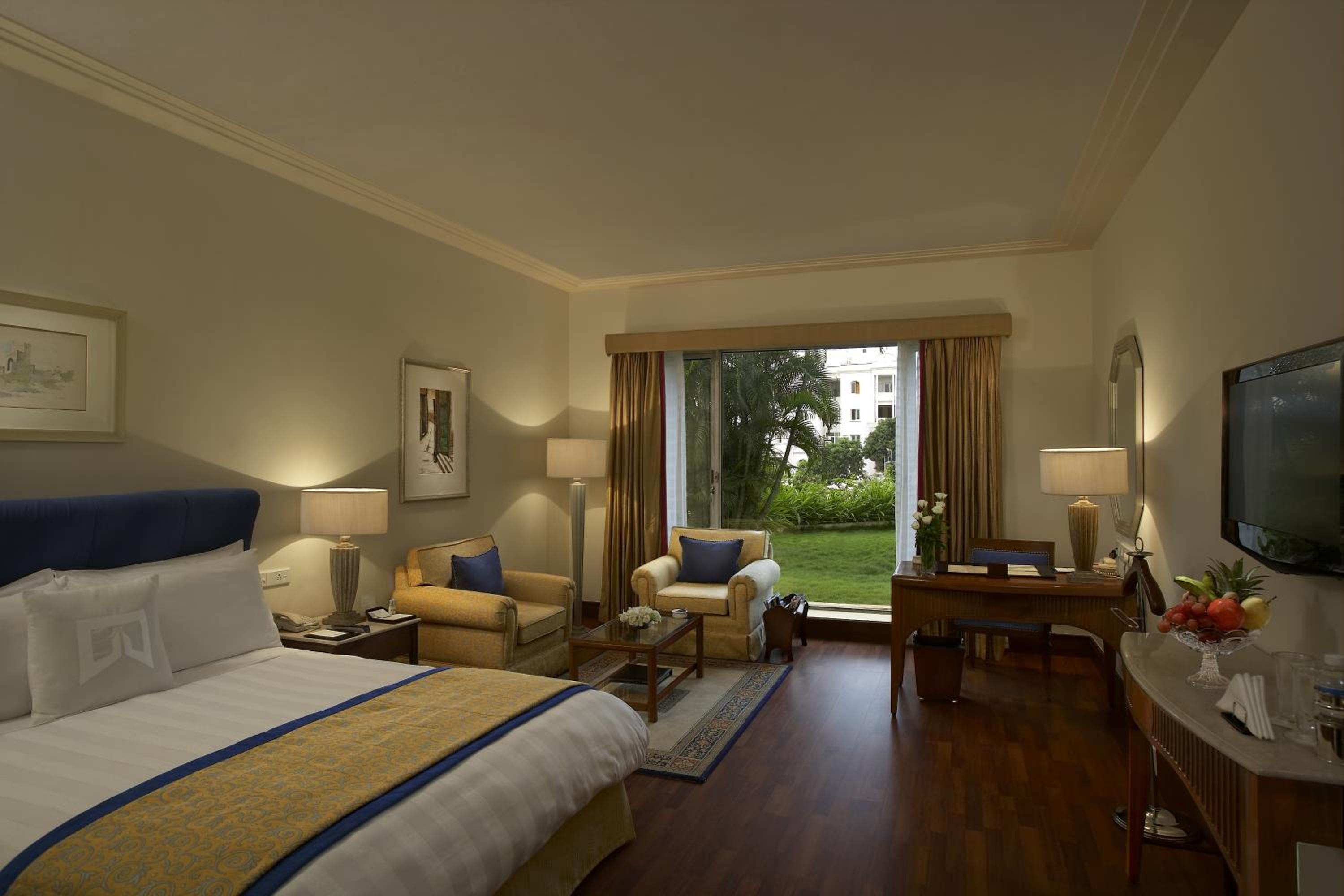 Executive Club - Photo 3