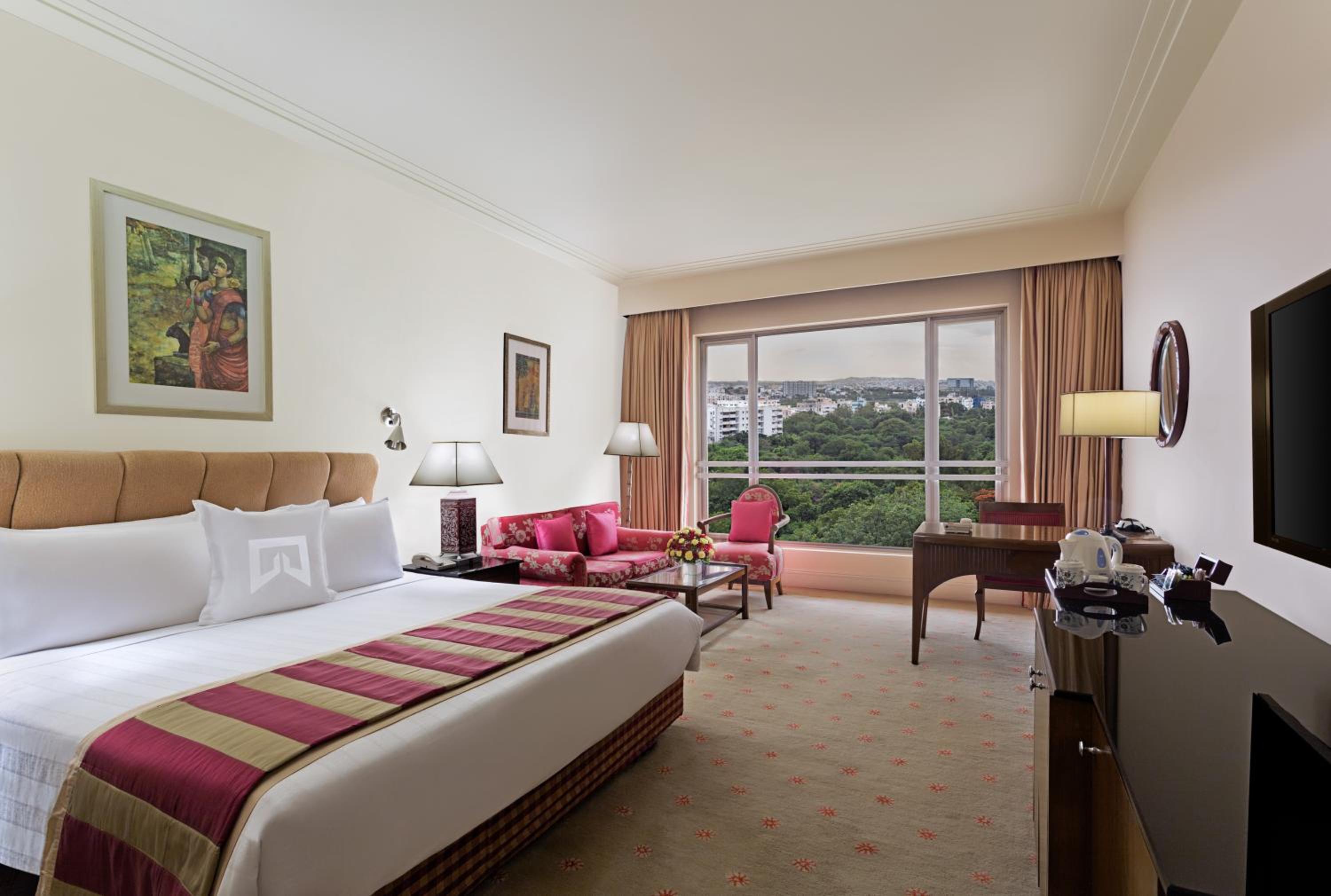 Executive Club - Photo 1