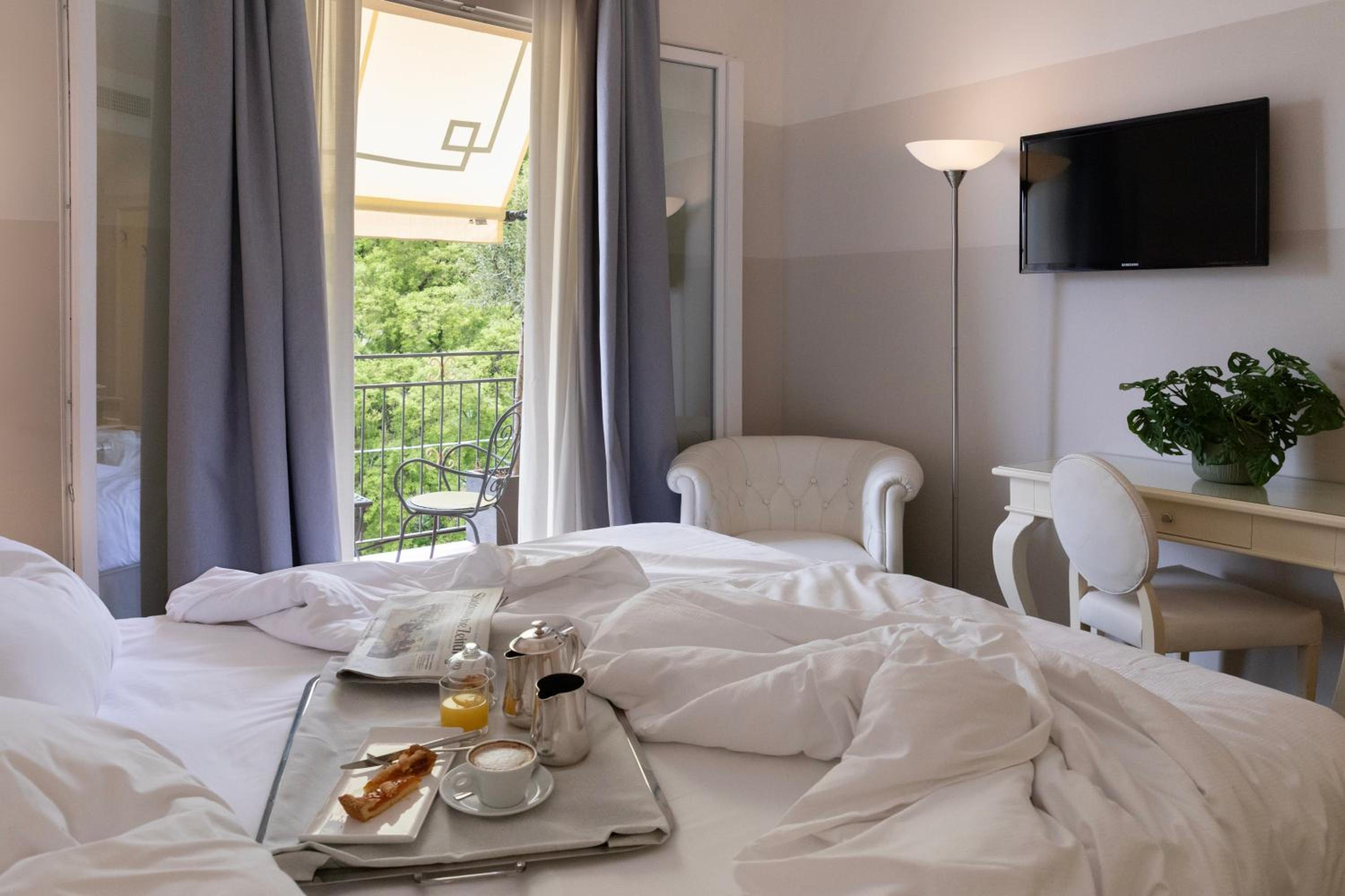 Superior Double Room with Balcony