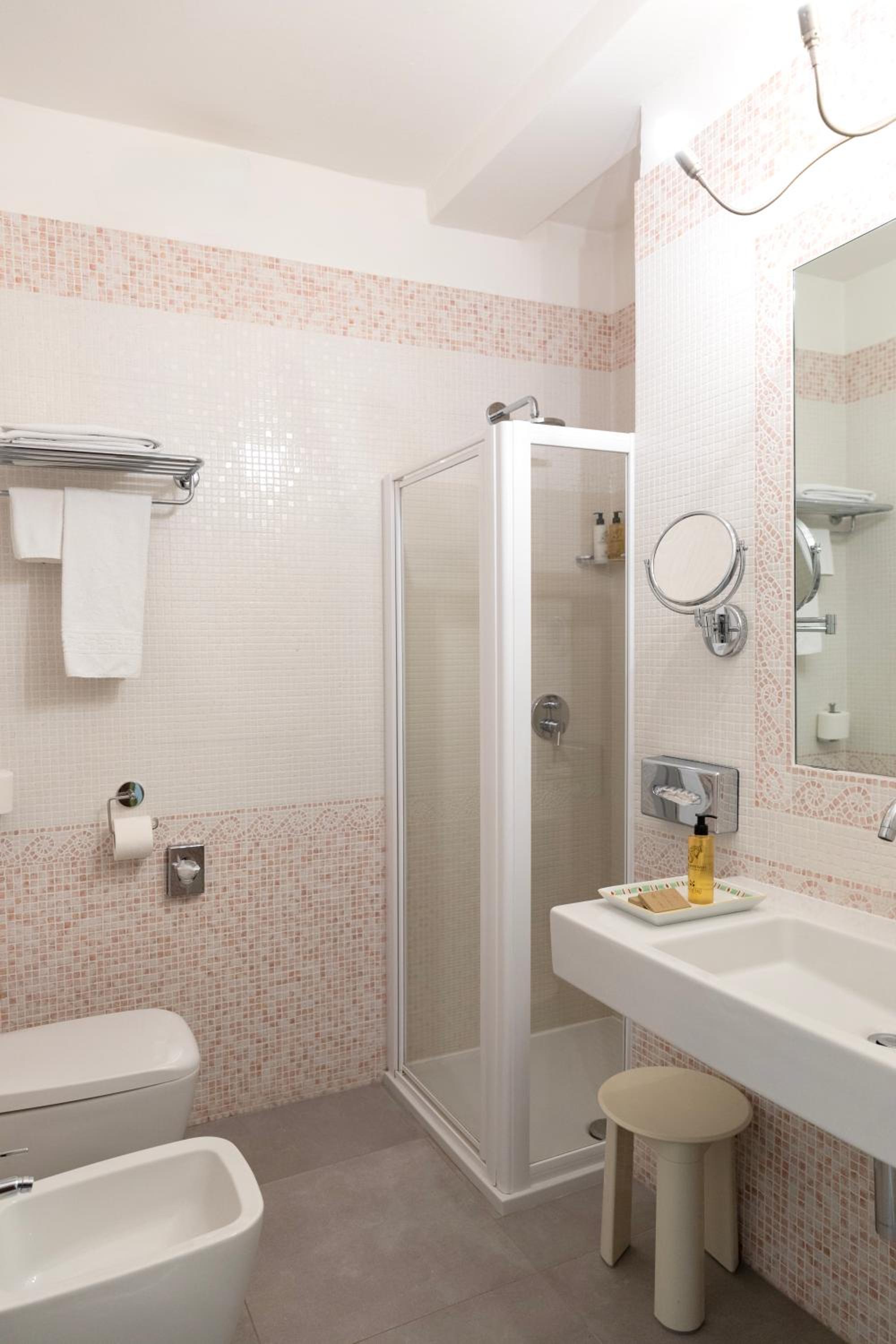 Classic Double Room - Photo 2