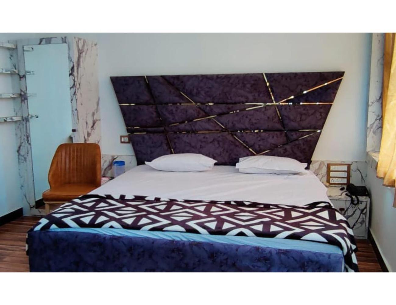 Budget Double Room photo 3