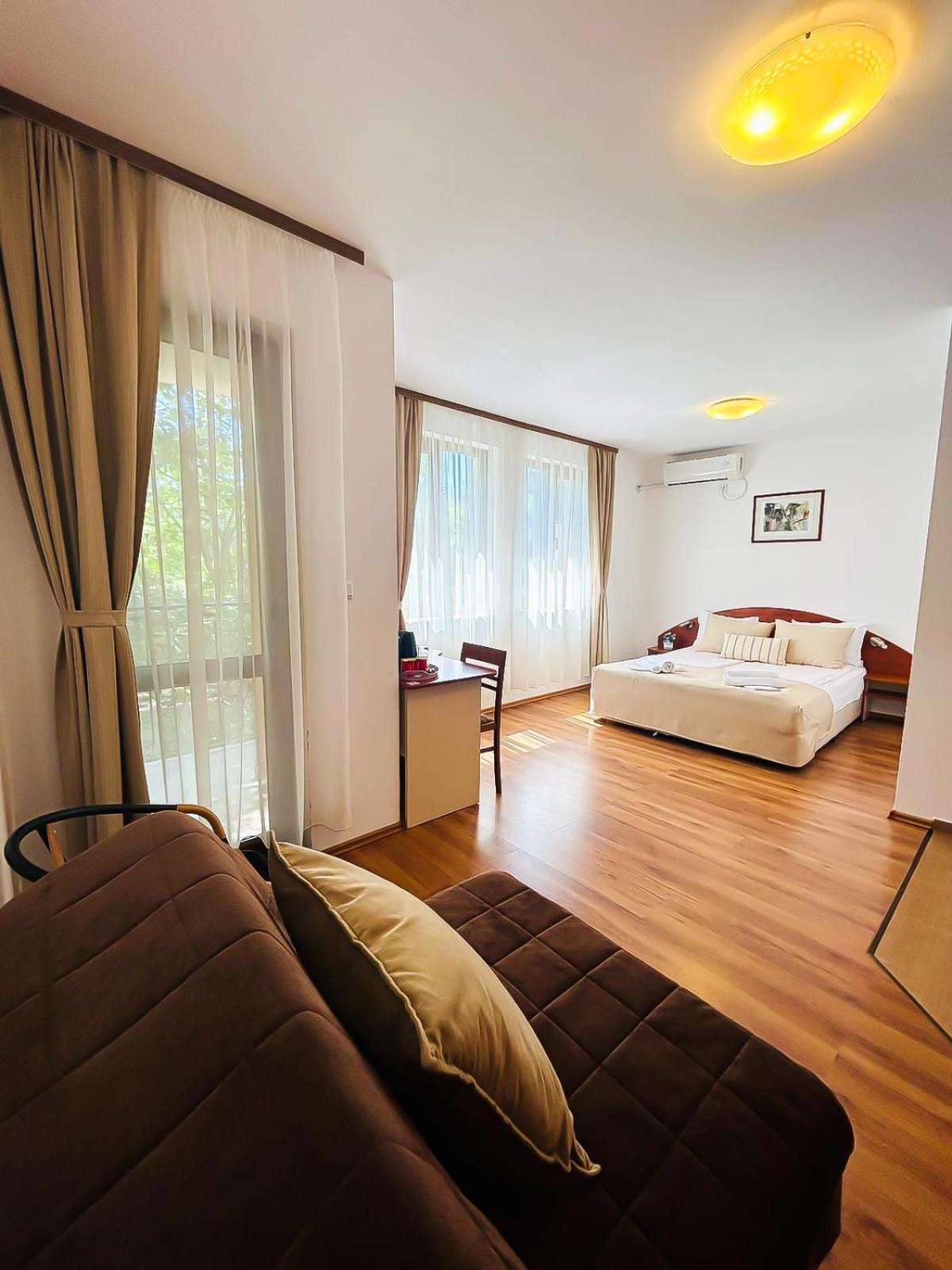 Economy Double Room photo 2