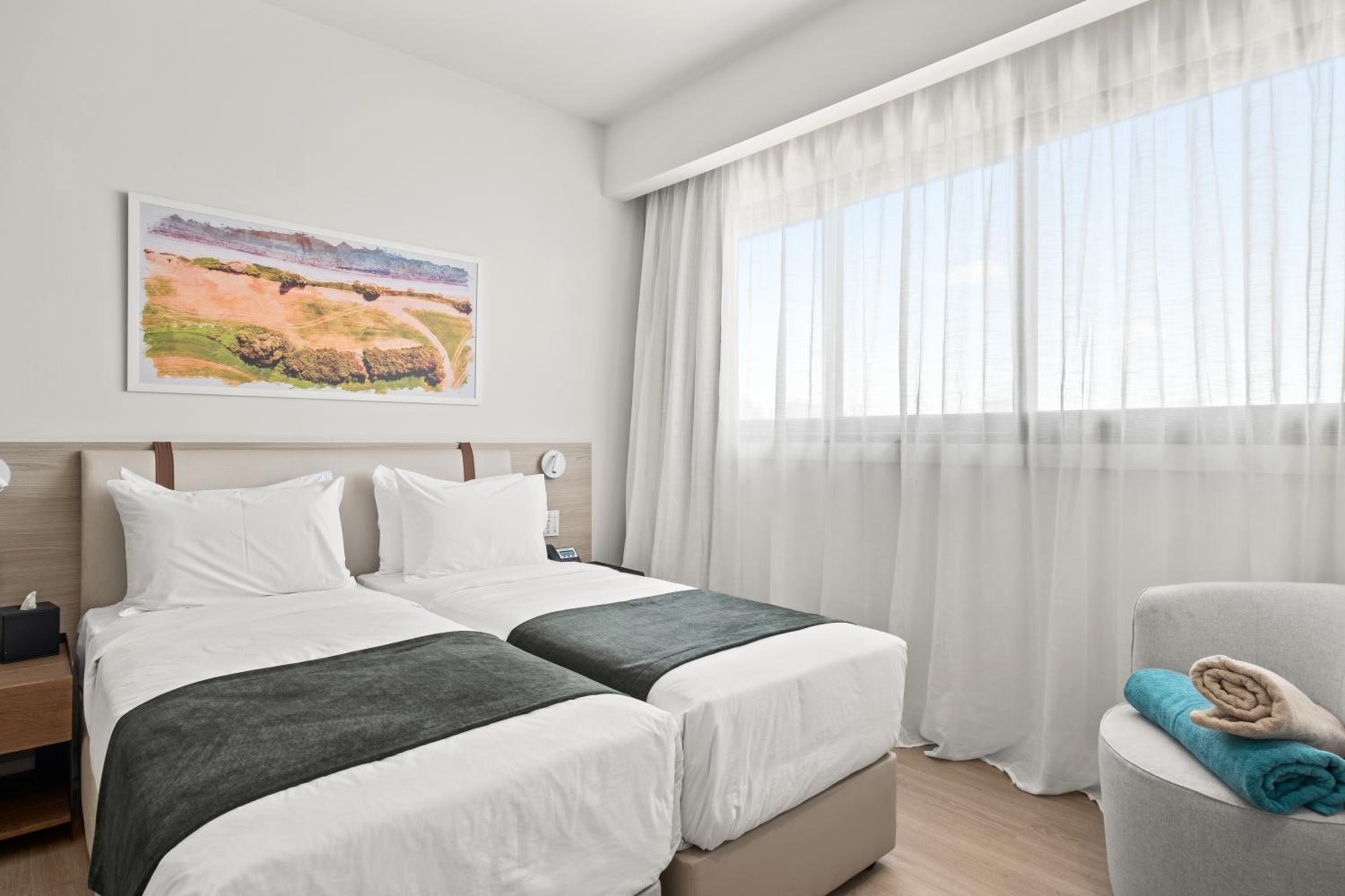 Classic room with zip beds and balcony photo 2