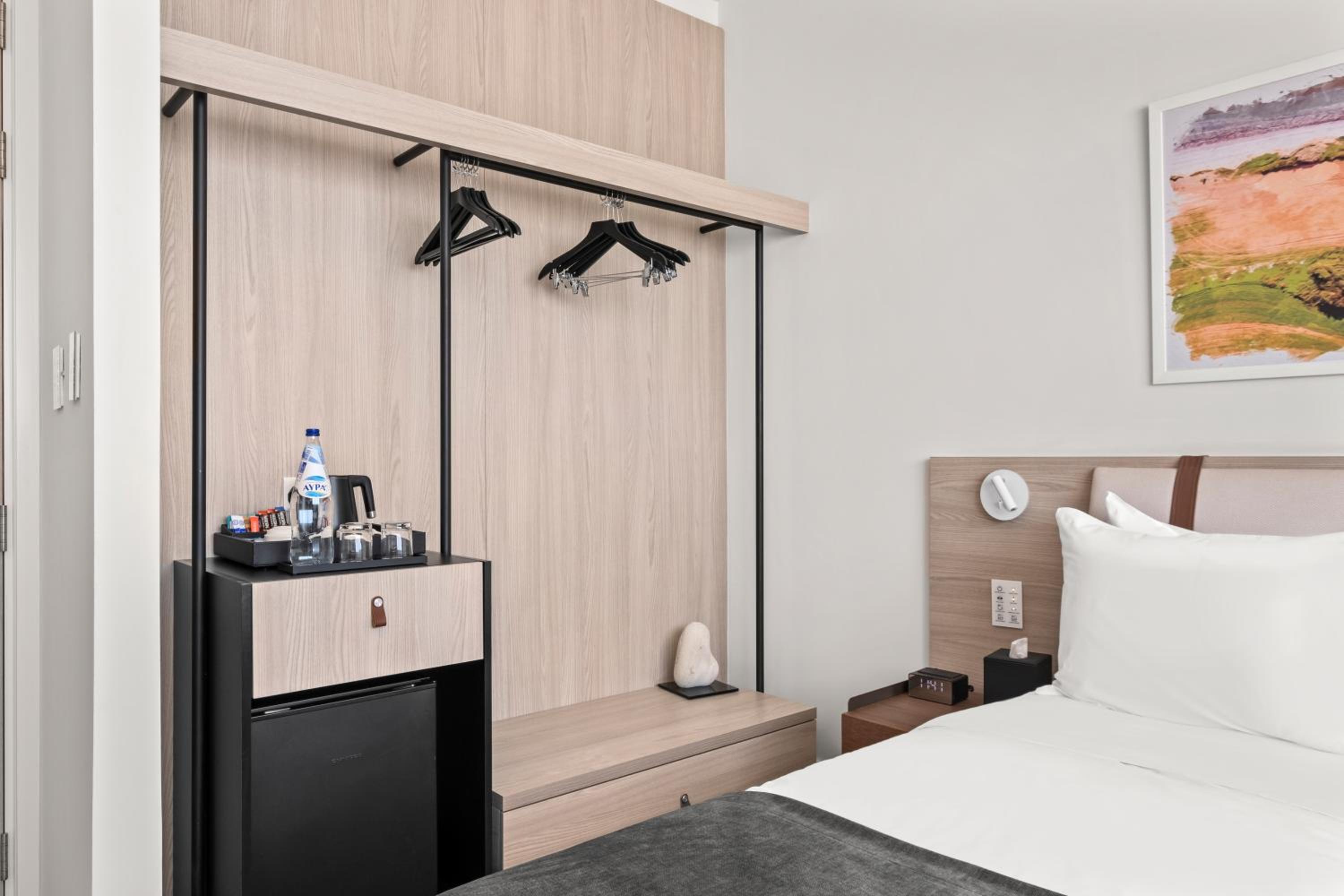 Classic room with zip beds and balcony photo 1