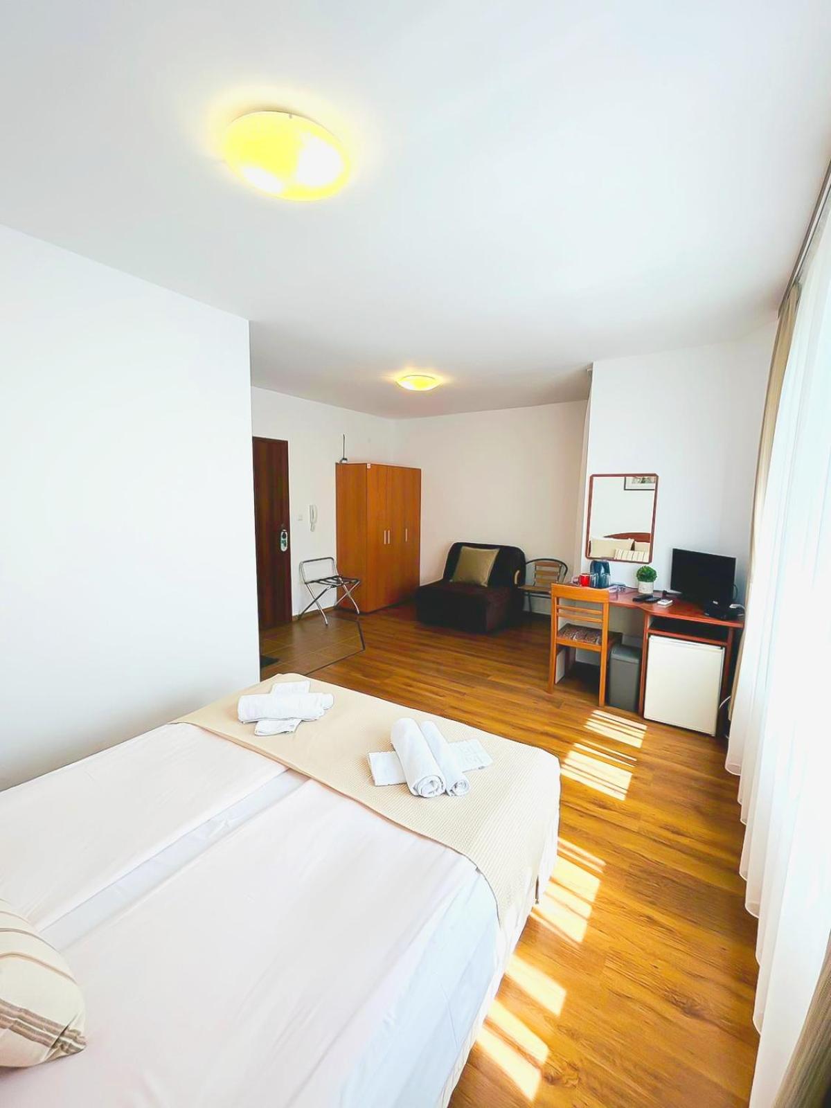Economy Double Room photo 3
