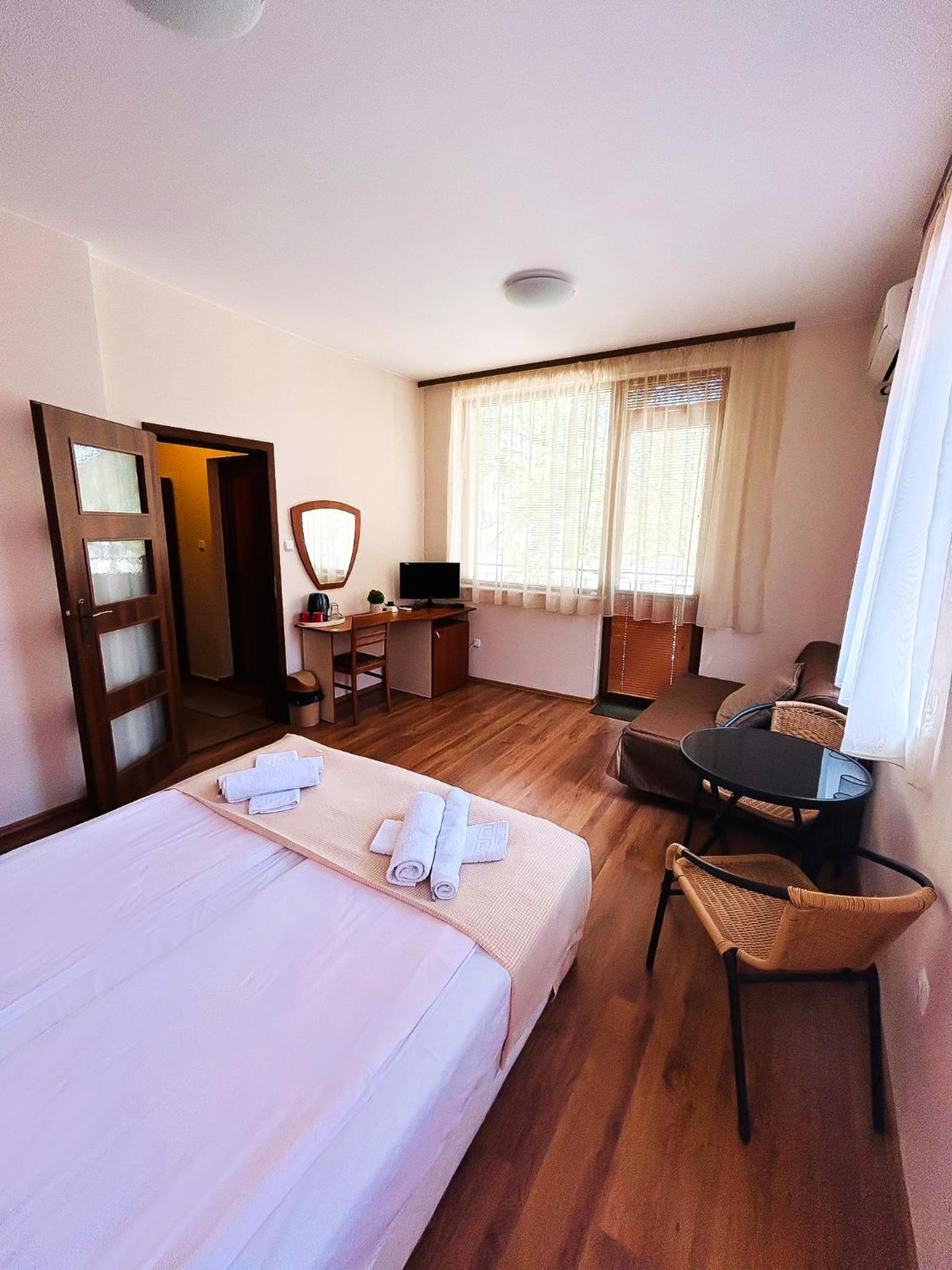 Double Room with Balcony photo 2