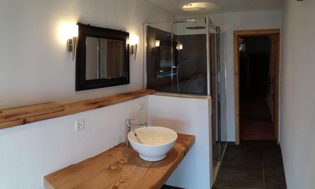 Double Room with Shared Bathroom photo 3