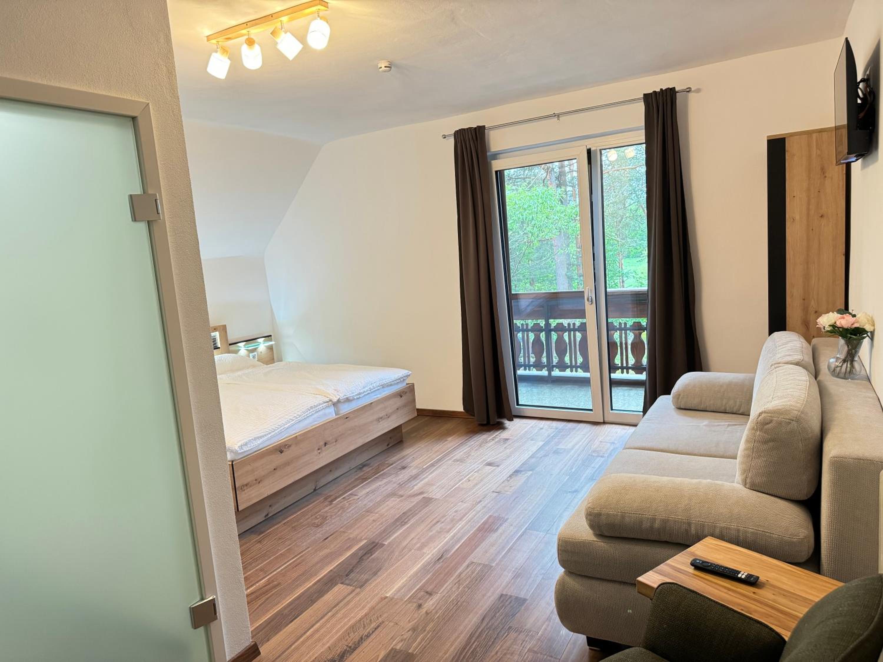 Standard Double or Twin Room with Balcony photo 3