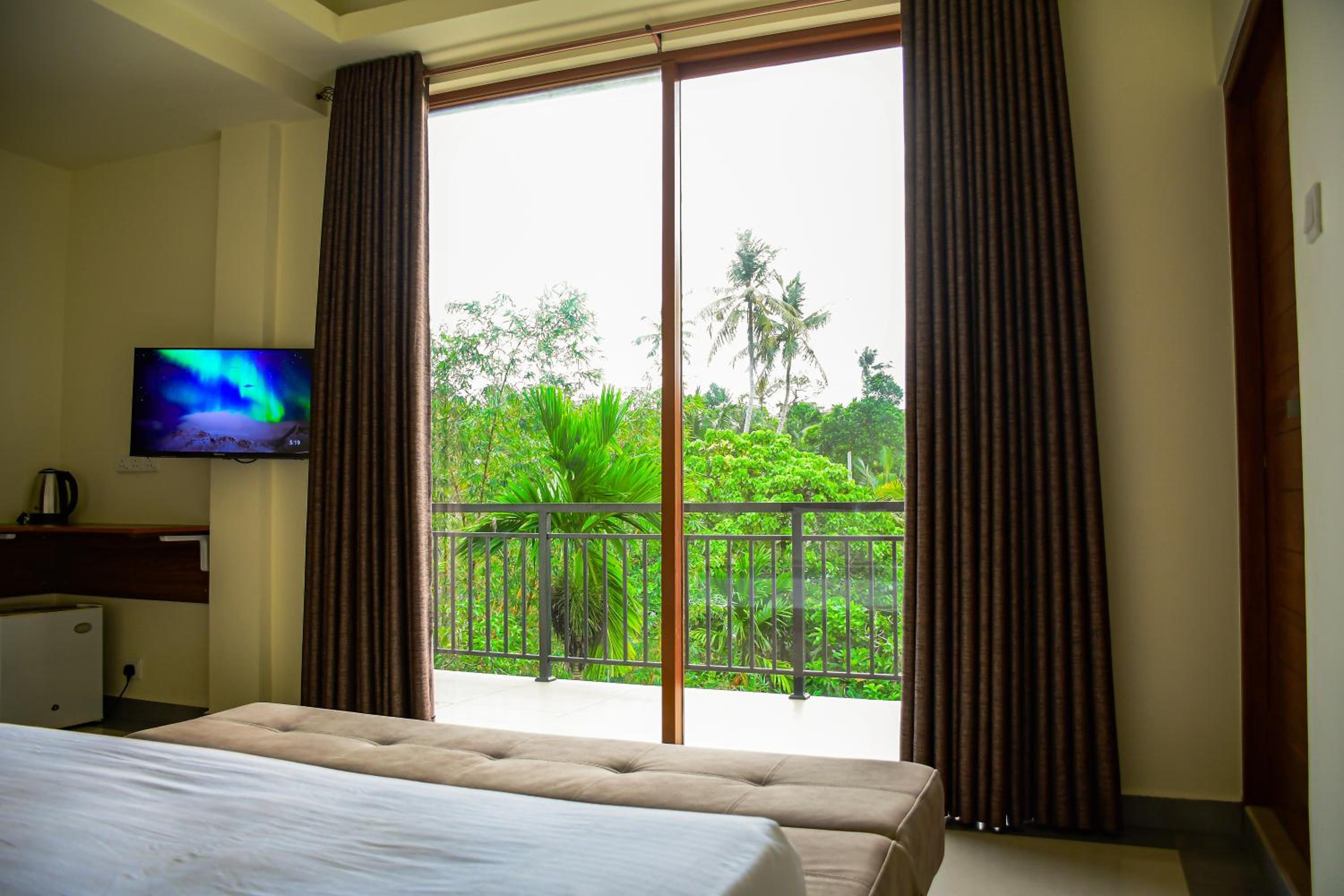 Double Room with Balcony photo 3