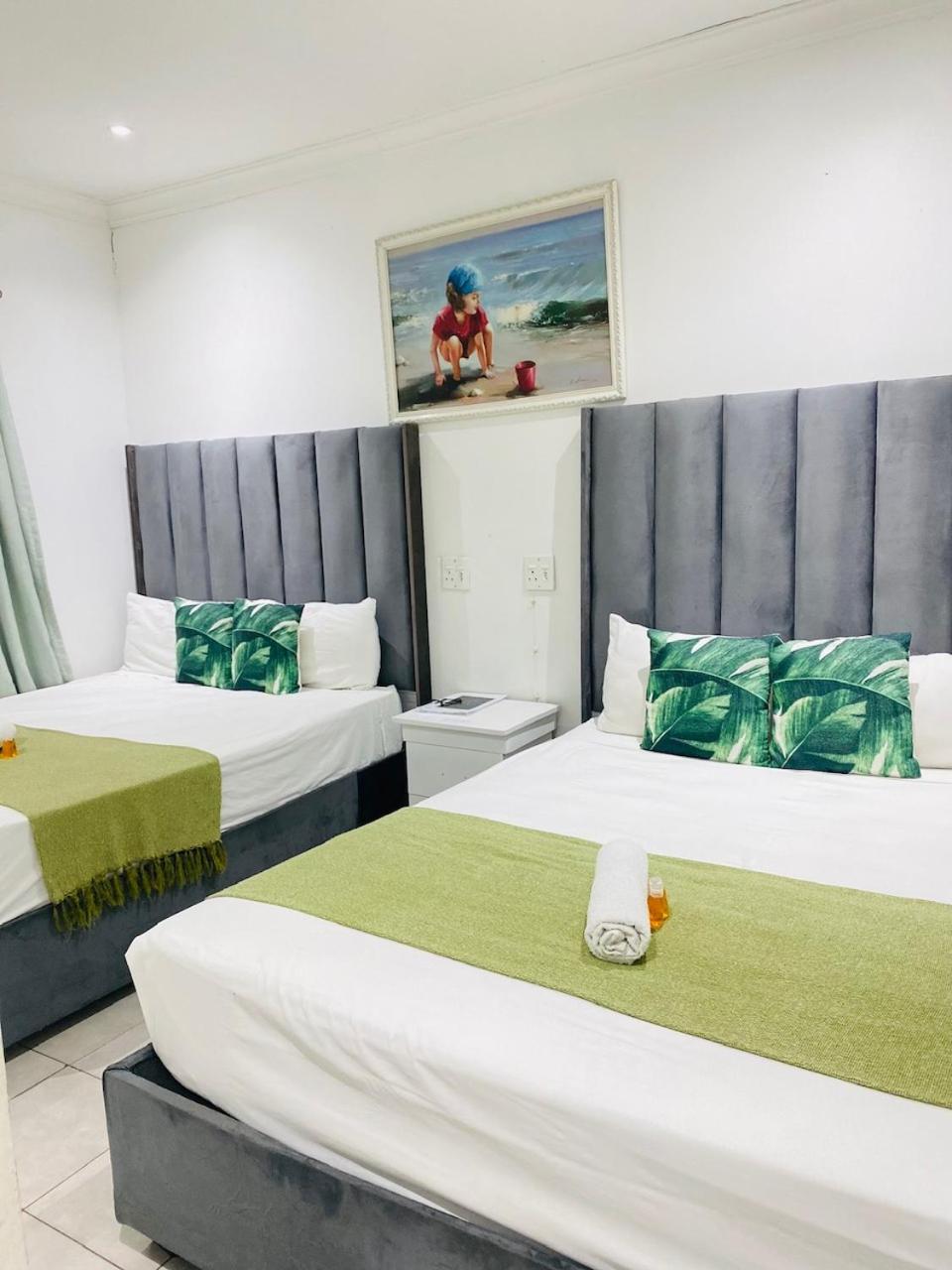 Deluxe Family Suite photo 2