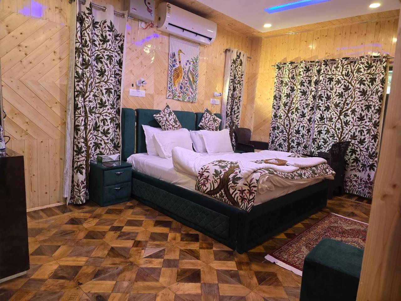 Deluxe Double Or Twin Room photo 3