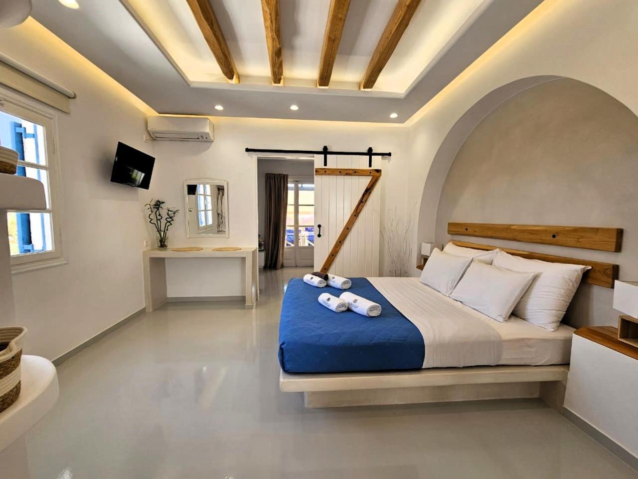 Deluxe Family Room photo 1