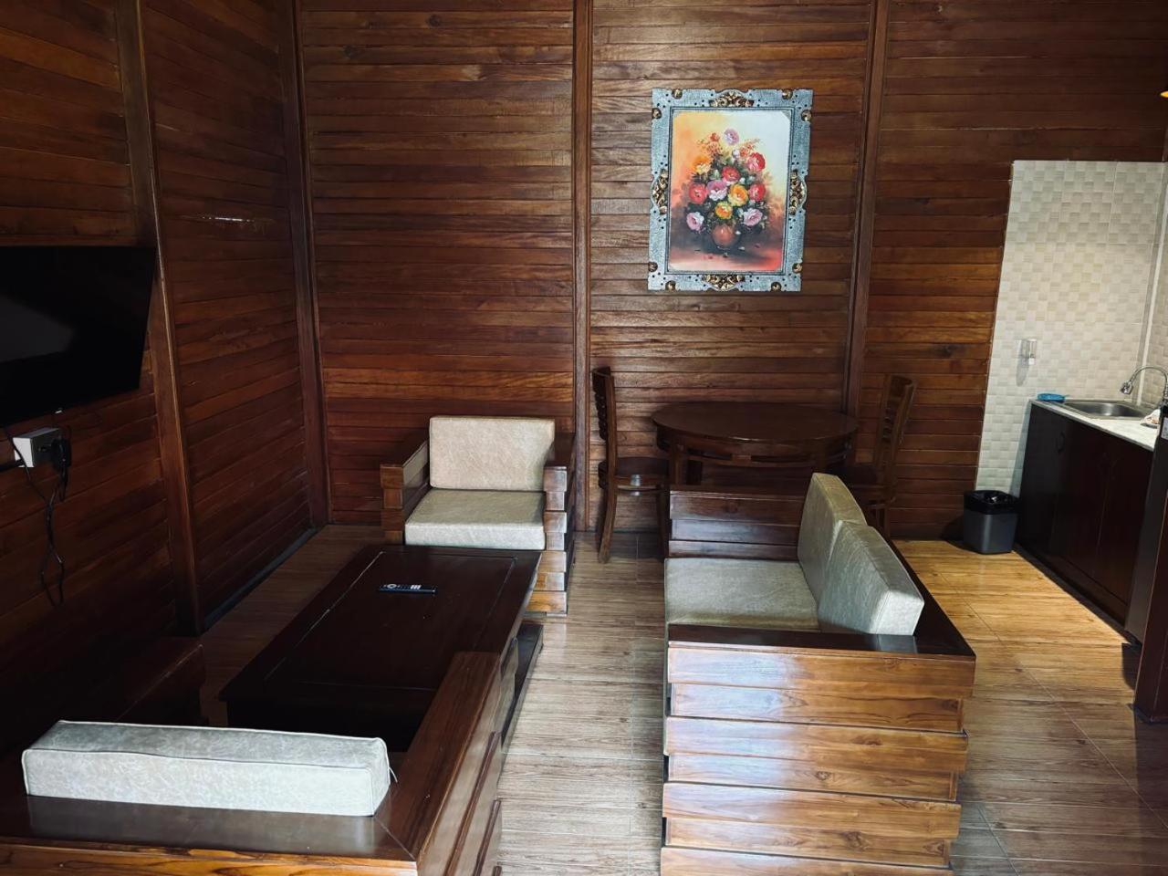 Villa Garden-Living Room photo 2