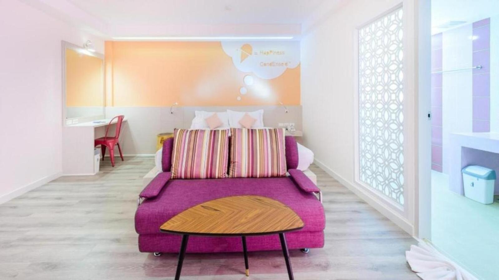Suite with Balcony - Photo 7
