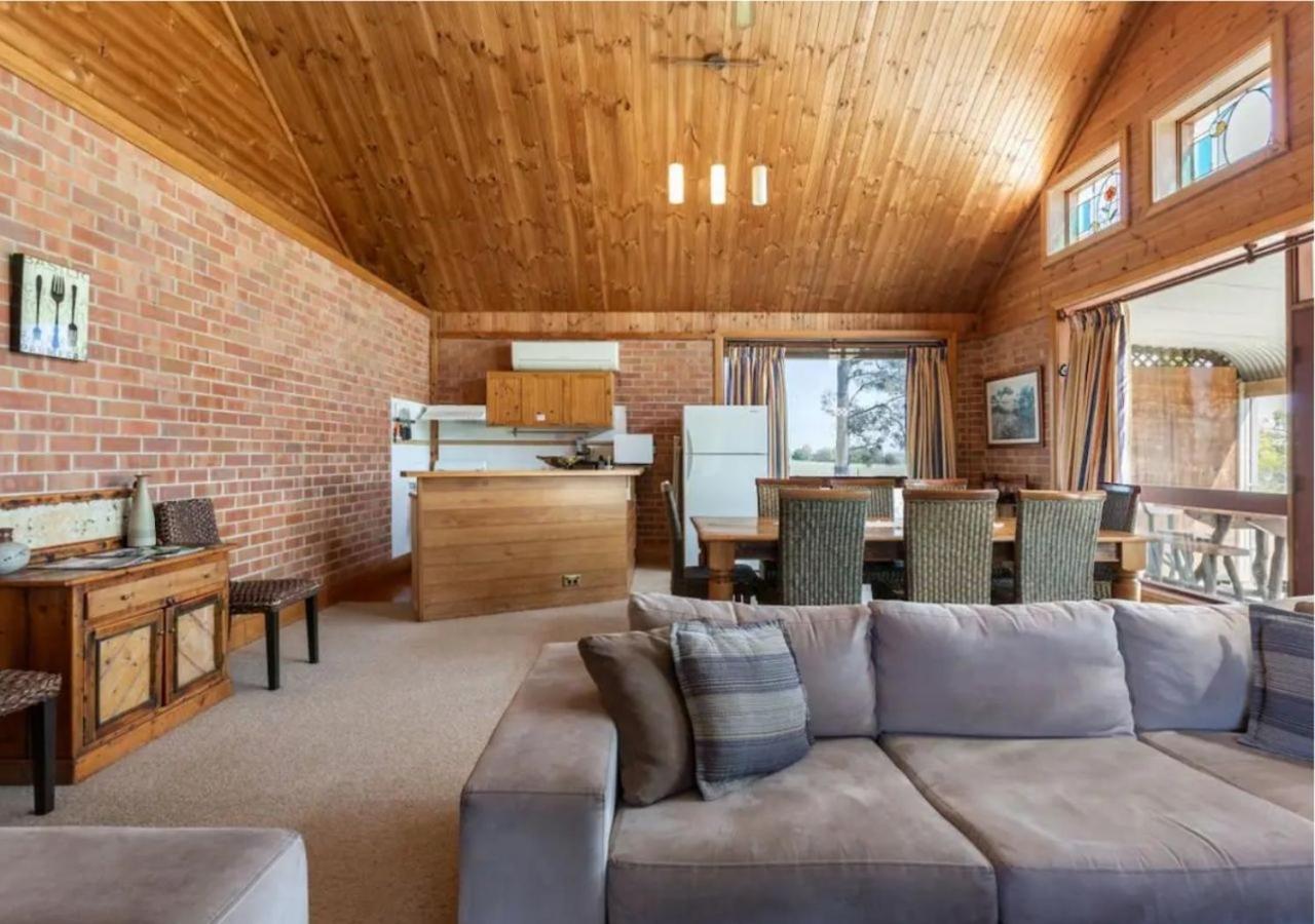 Bluebush Estate - The Chalet photo 2