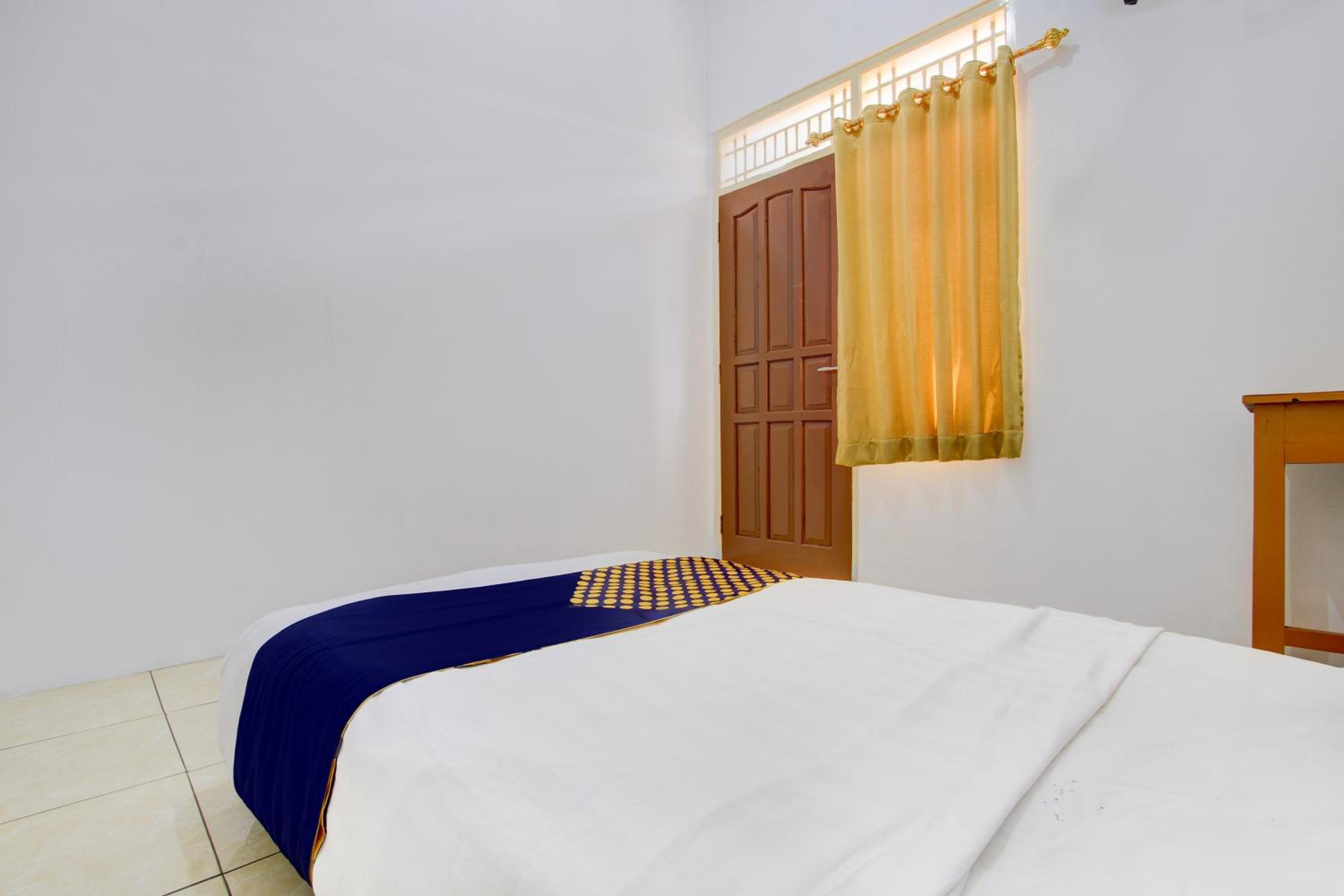 Budget Double Room photo 1