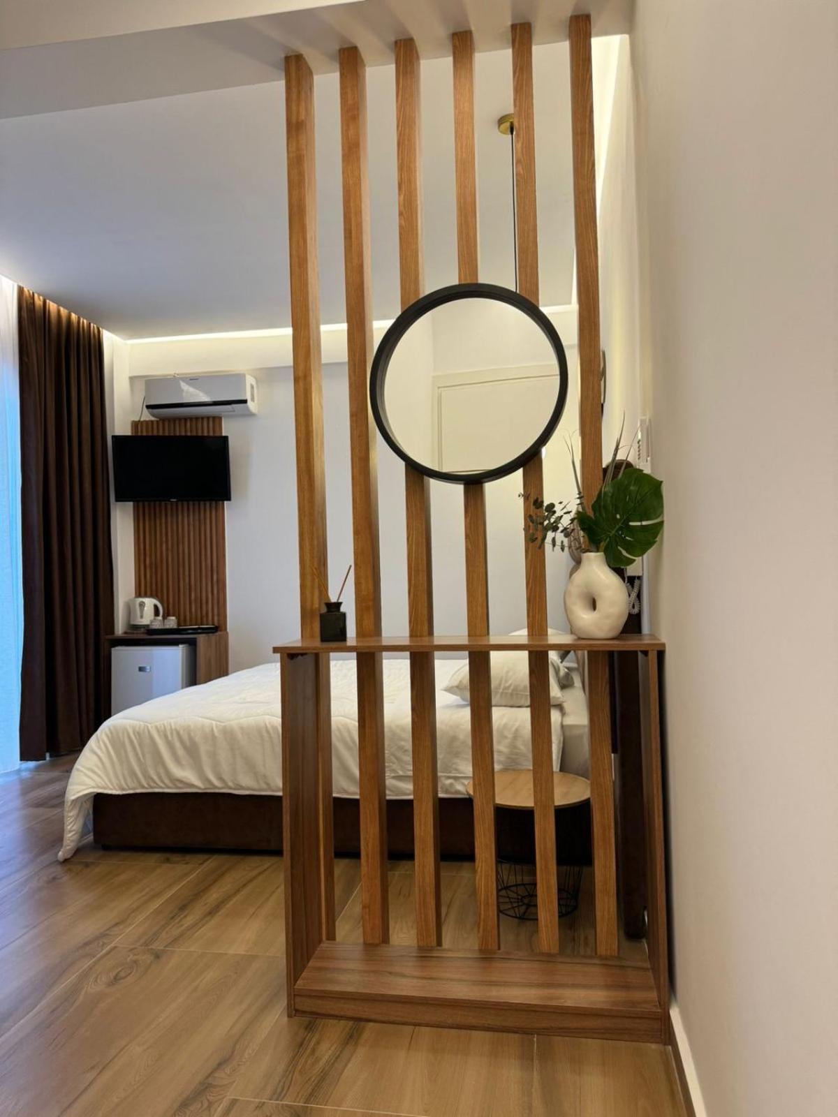 Deluxe Double Room with Balcony and Sea View photo 2