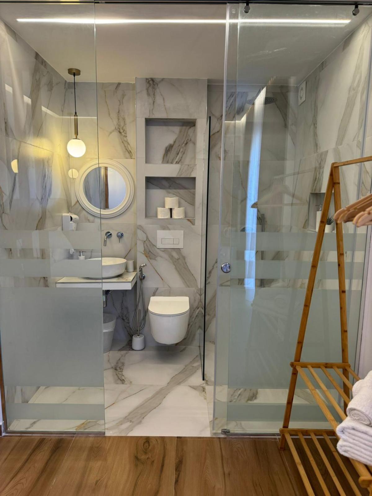 Deluxe Double Room with Balcony and Sea View photo 3