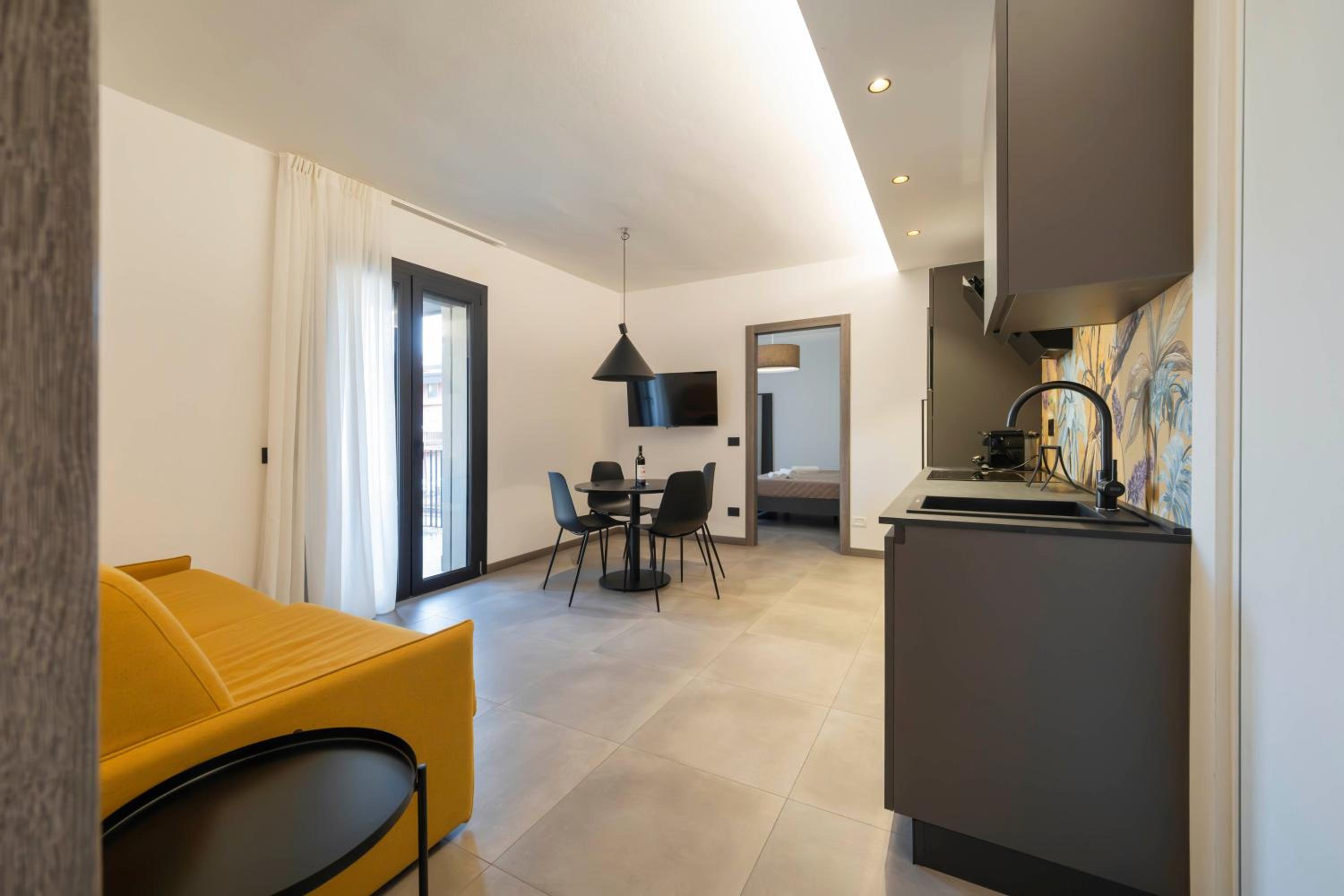 Apartment with Balcony photo 1