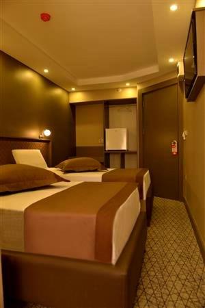 Comfort Triple Room With Shower photo 3